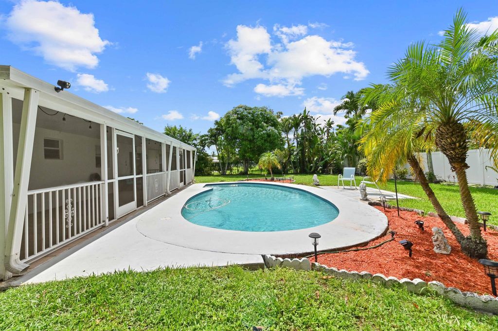 Photo of 123 Jay Court, Royal Palm Beach, FL 33411 (MLS # R11108325)