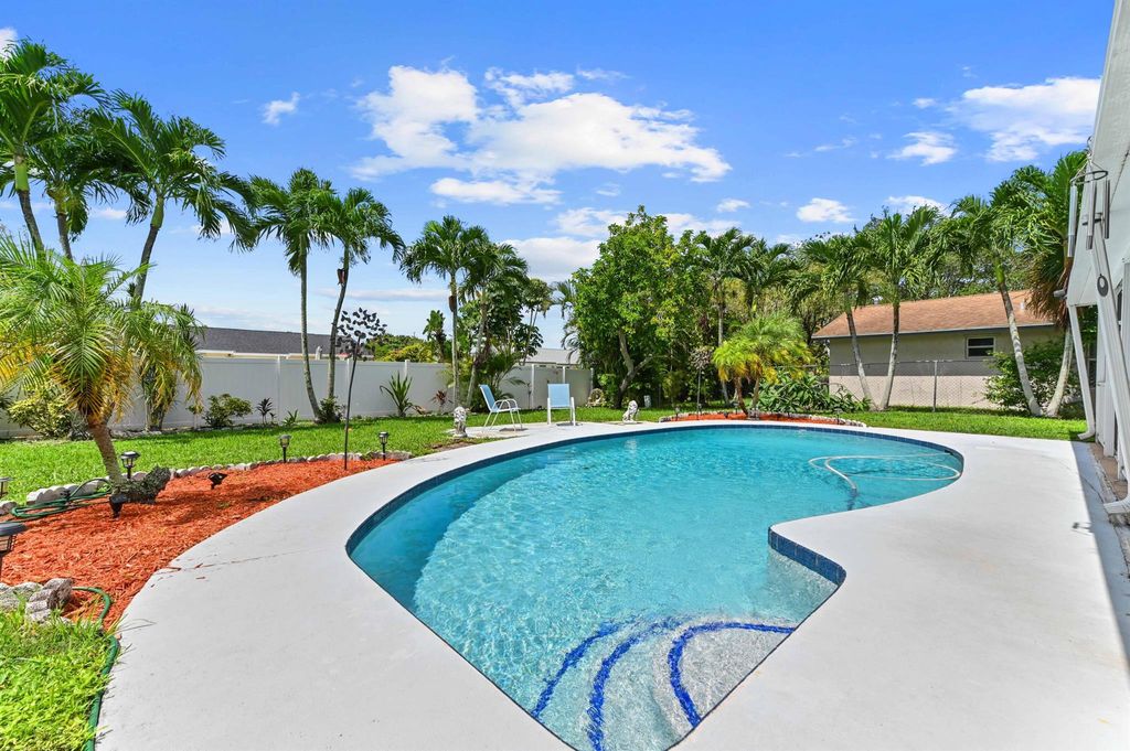 Photo of 123 Jay Court, Royal Palm Beach, FL 33411 (MLS # R11108325)