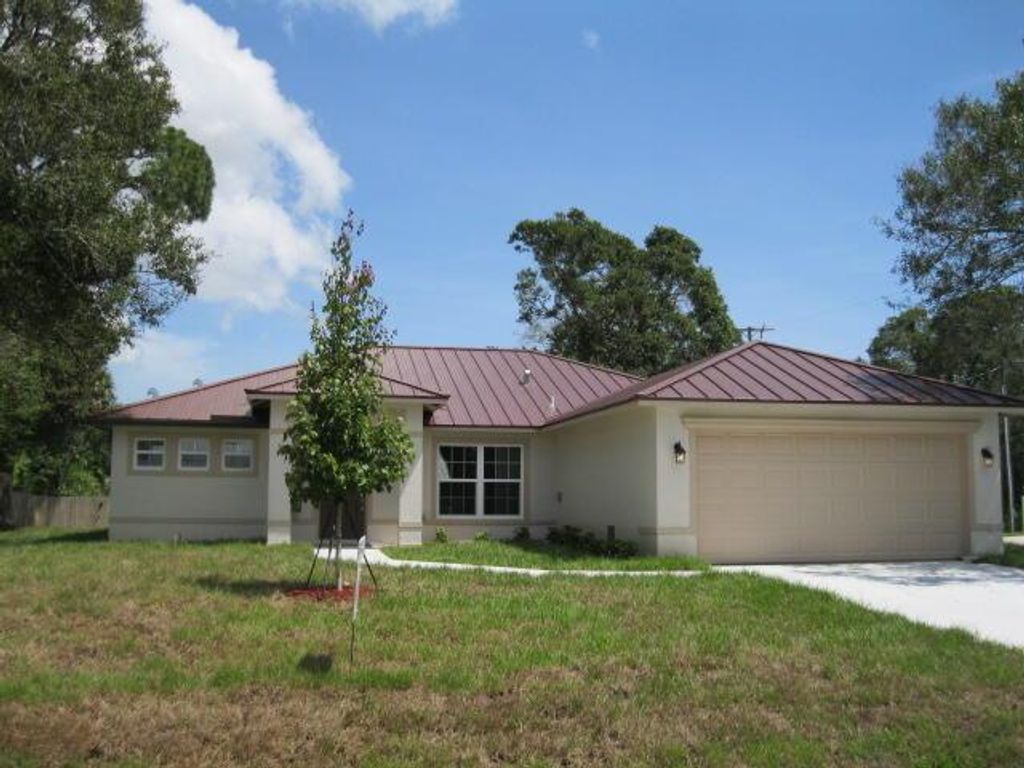 Photo of 1902 Edgevale Road, Fort Pierce, FL 34982 (MLS # R10858636)