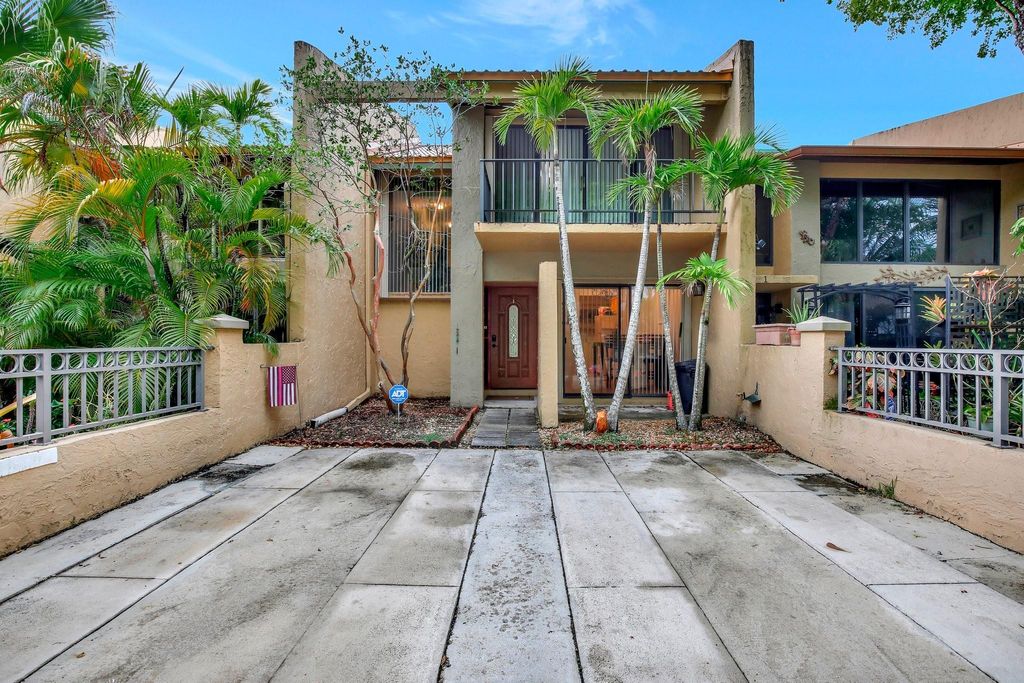 Photo of 8800 Gatehouse Road #2, Plantation, FL 33324 (MLS # F10445002)
