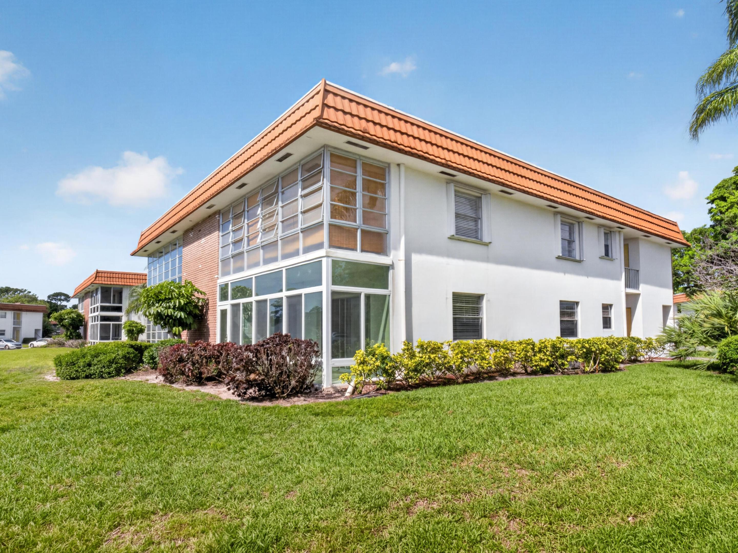 Vista Del Lago - Residential