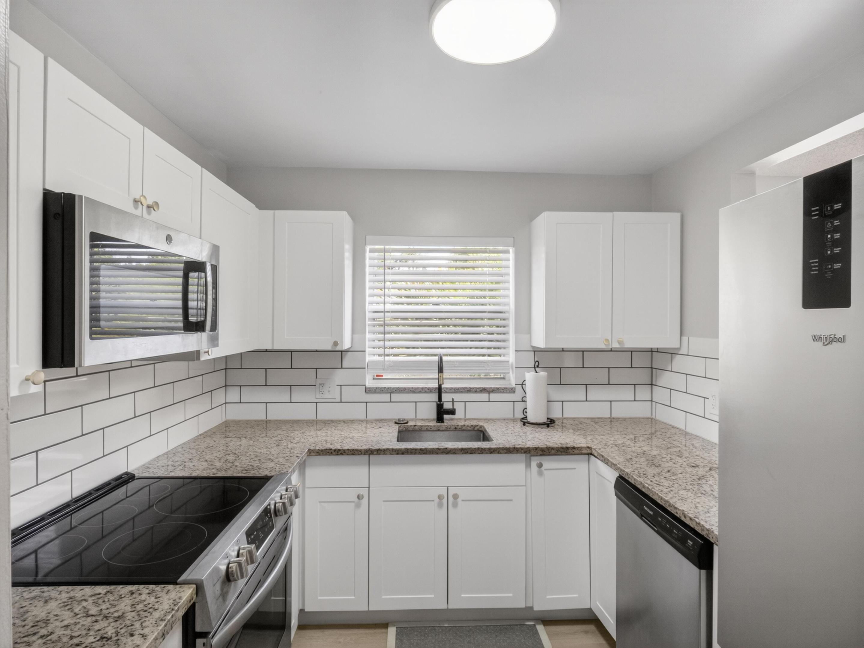 Vista Del Lago - Residential