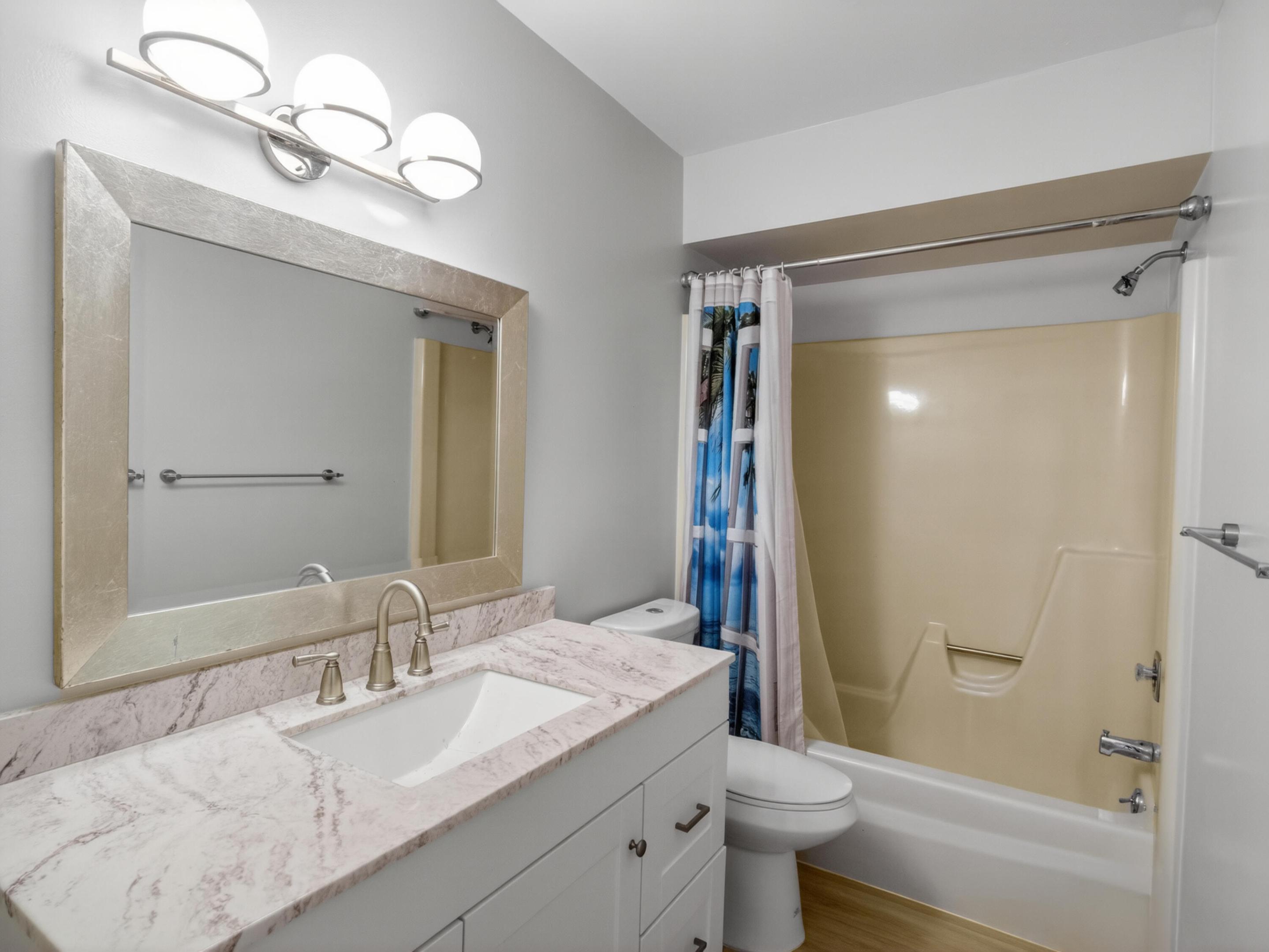 Vista Del Lago - Residential