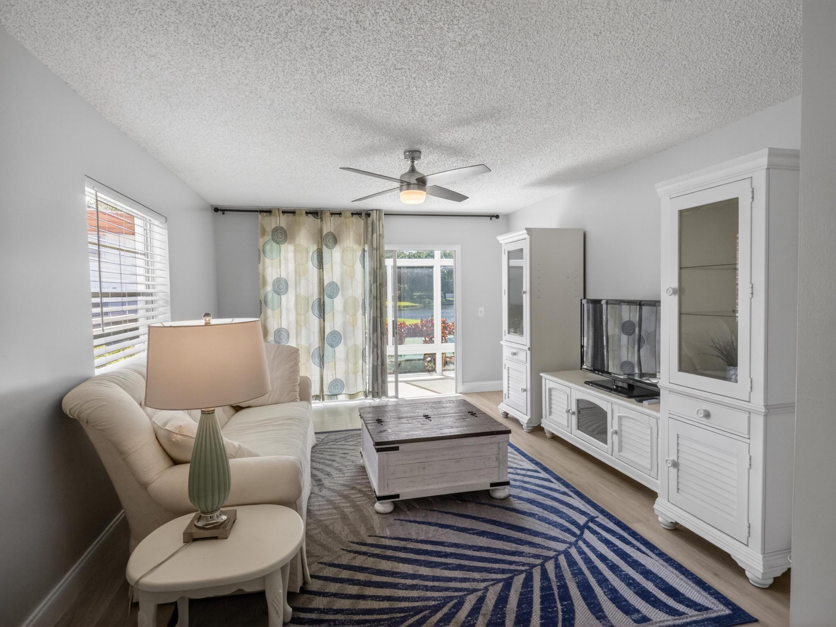 Vista Del Lago - Residential