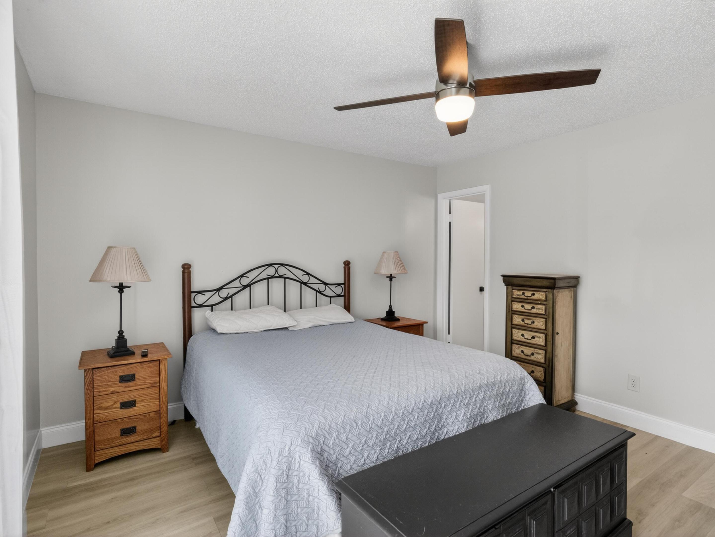 Vista Del Lago - Residential