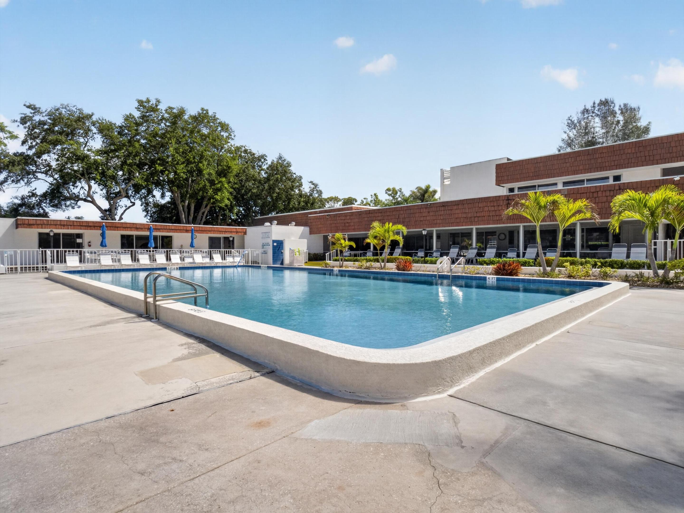 Vista Del Lago - Residential