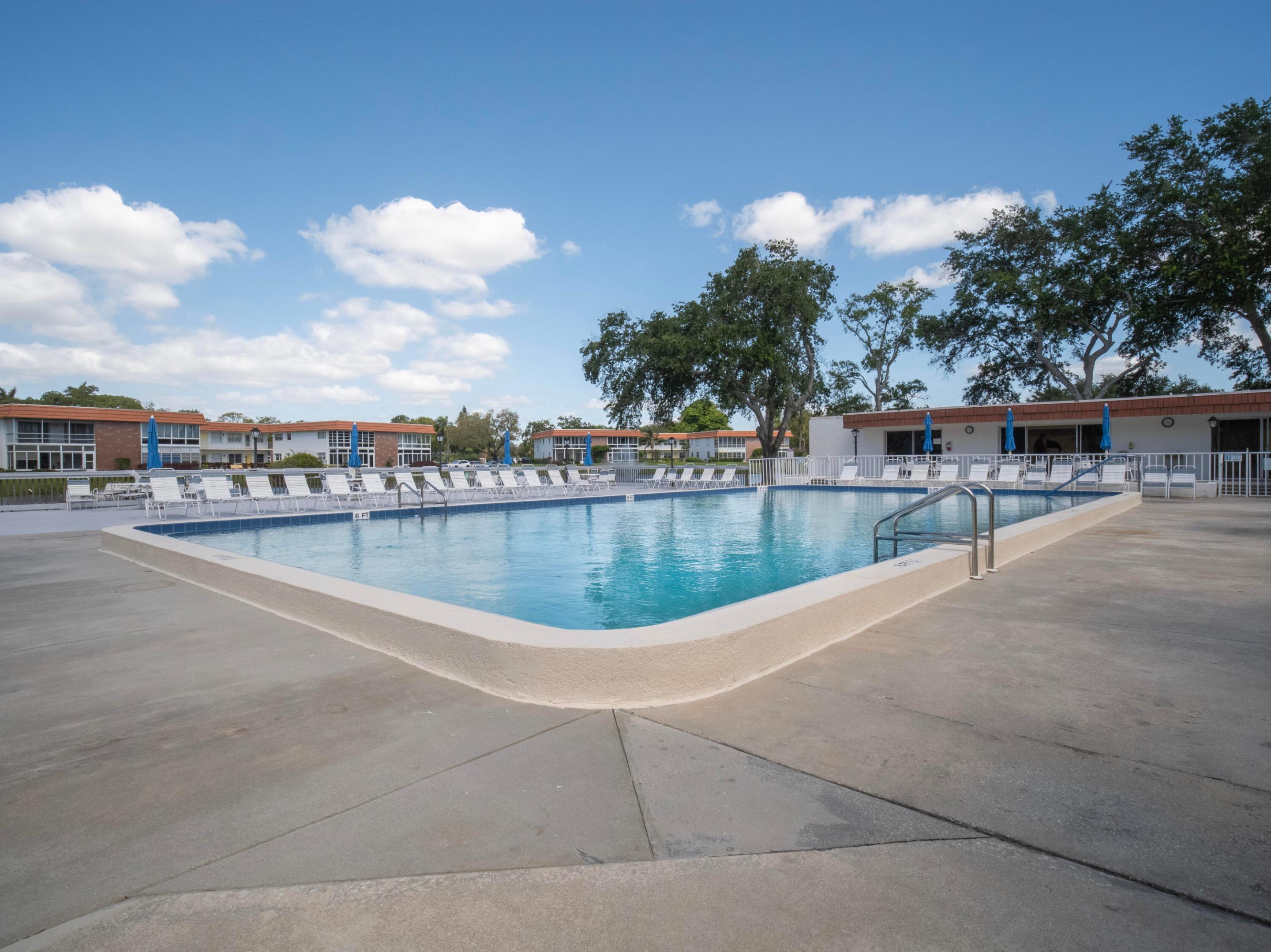 Vista Del Lago - Residential