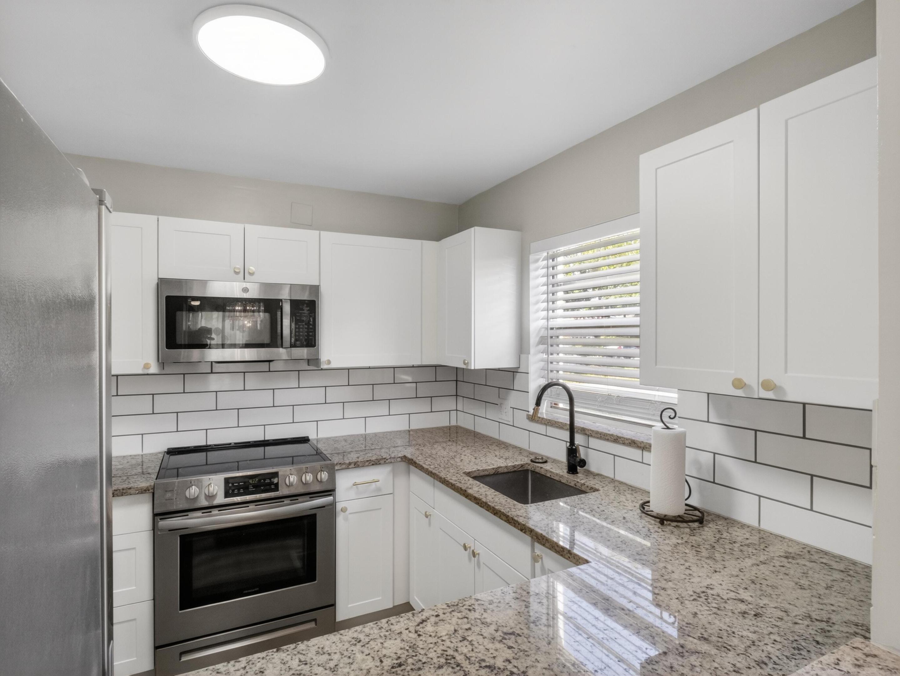 Vista Del Lago - Residential