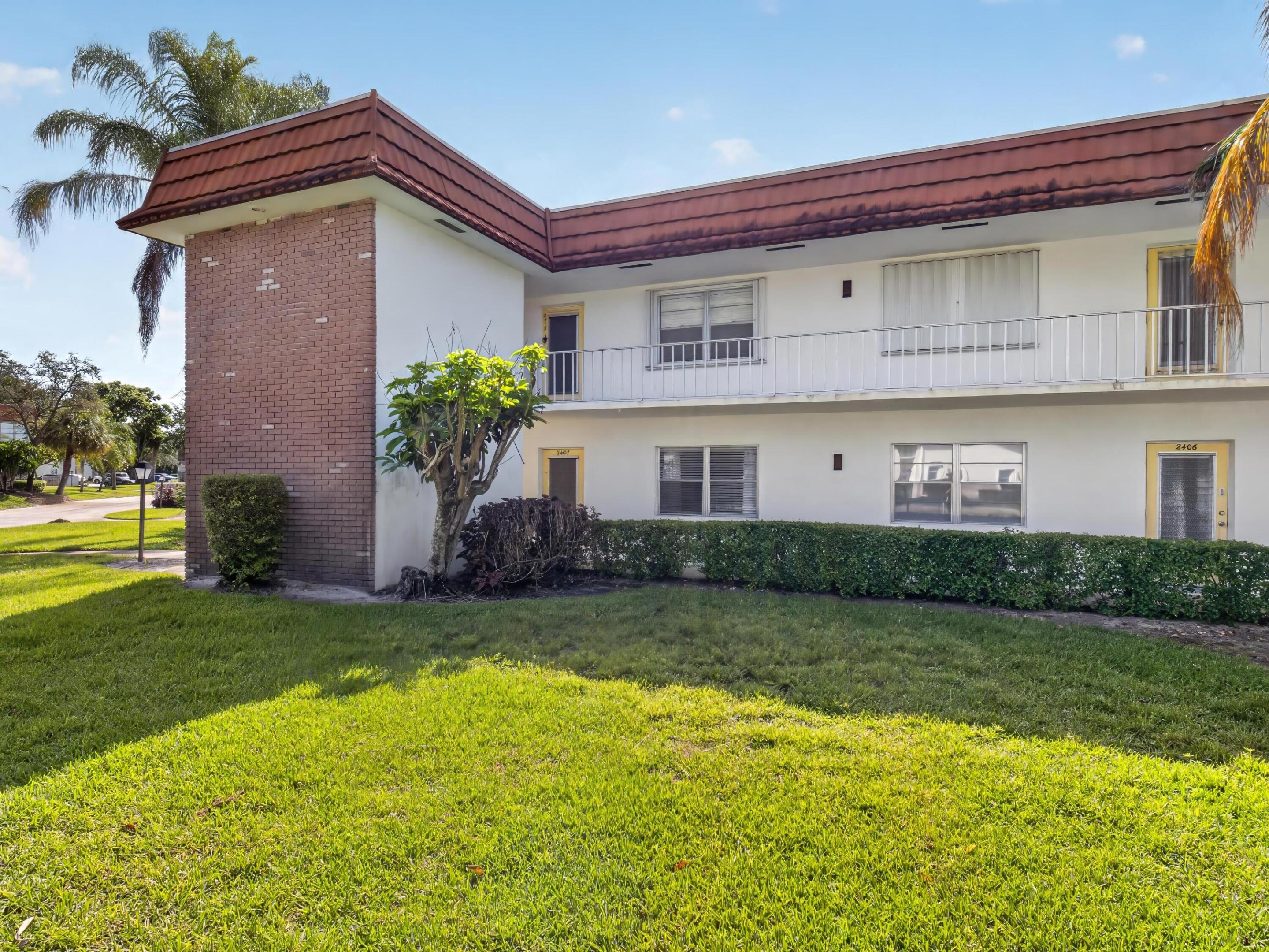 Vista Del Lago - Residential