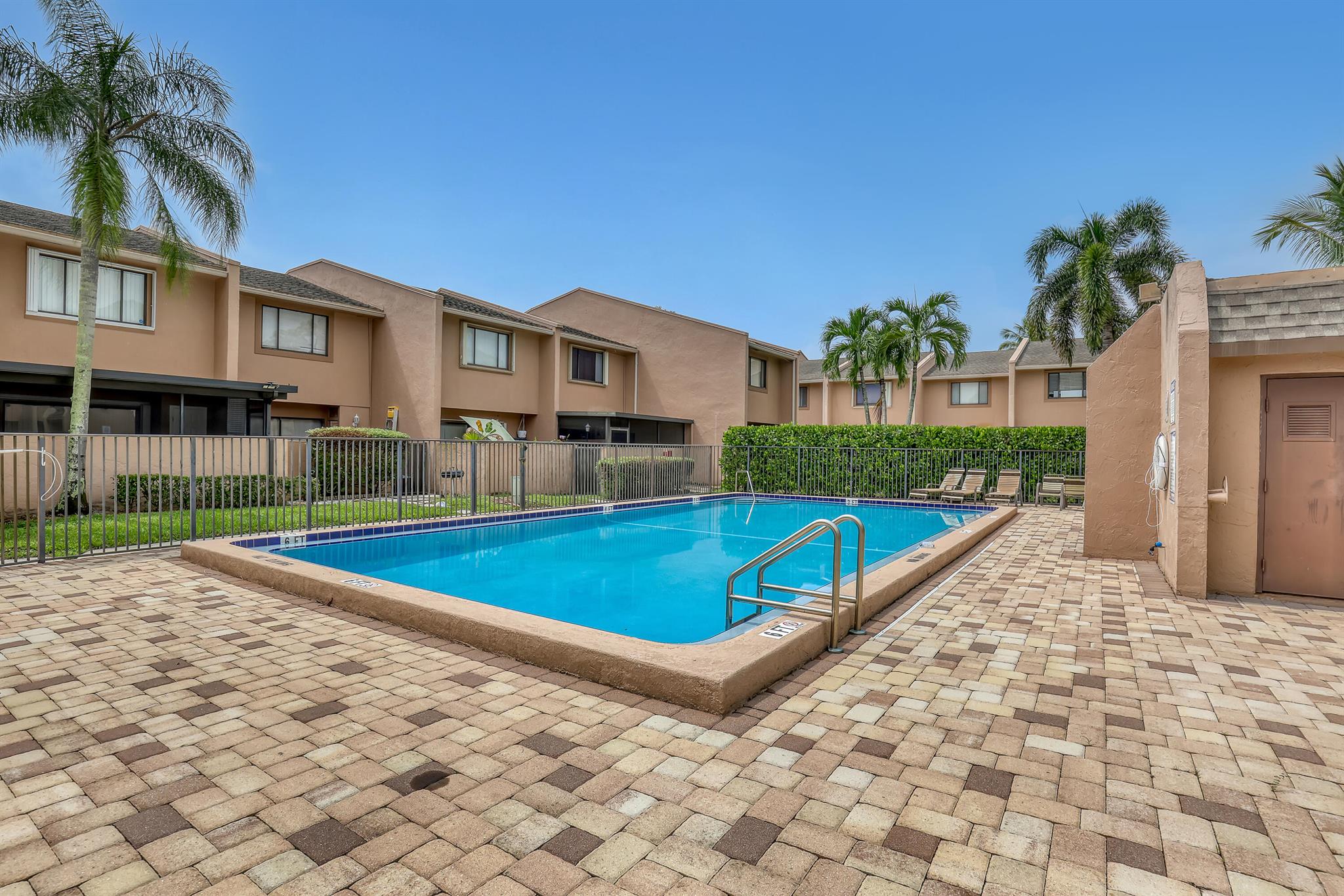 ROYAL VILLAGE TOWNHOUSES - Residential