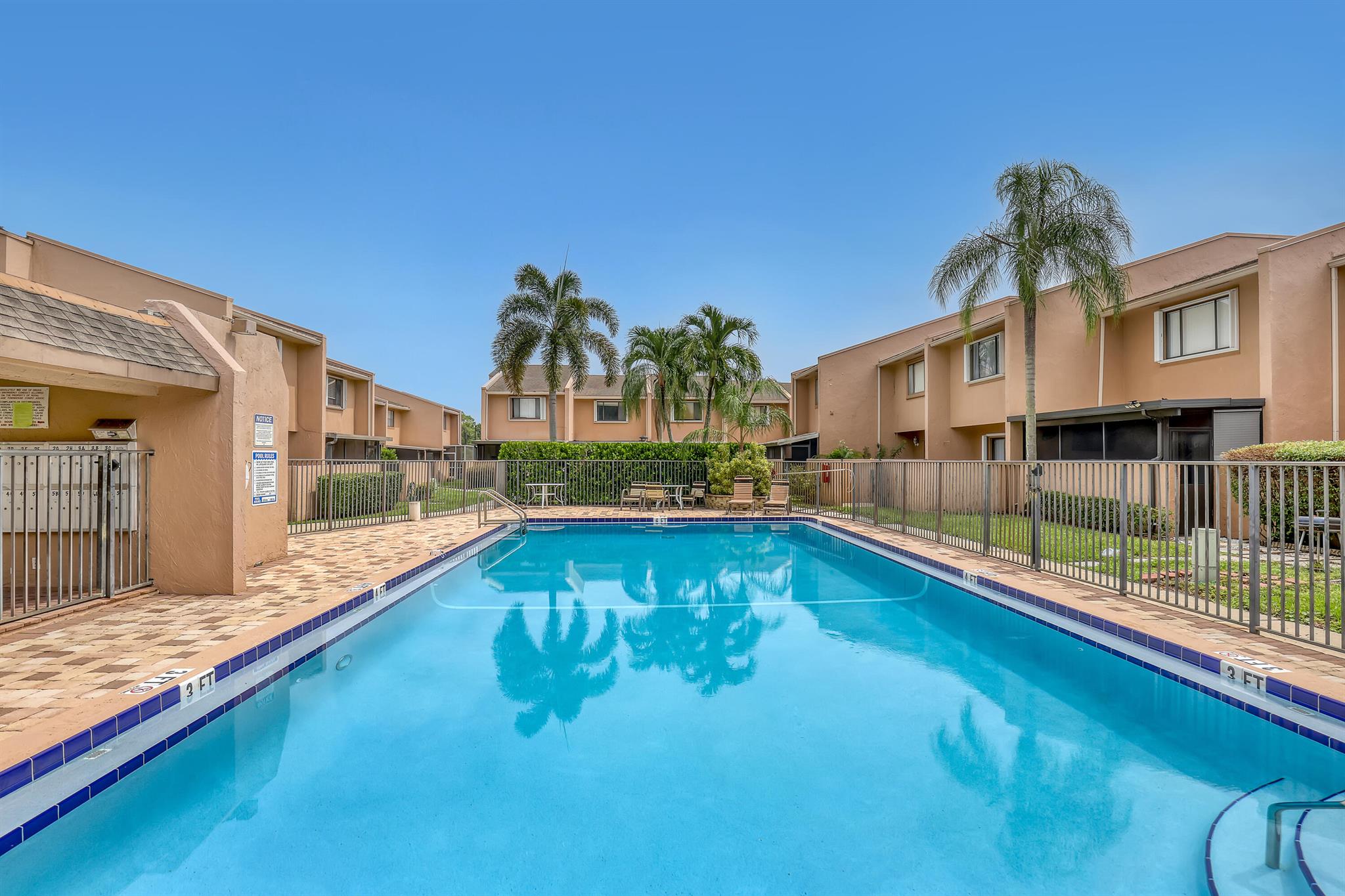 ROYAL VILLAGE TOWNHOUSES - Residential