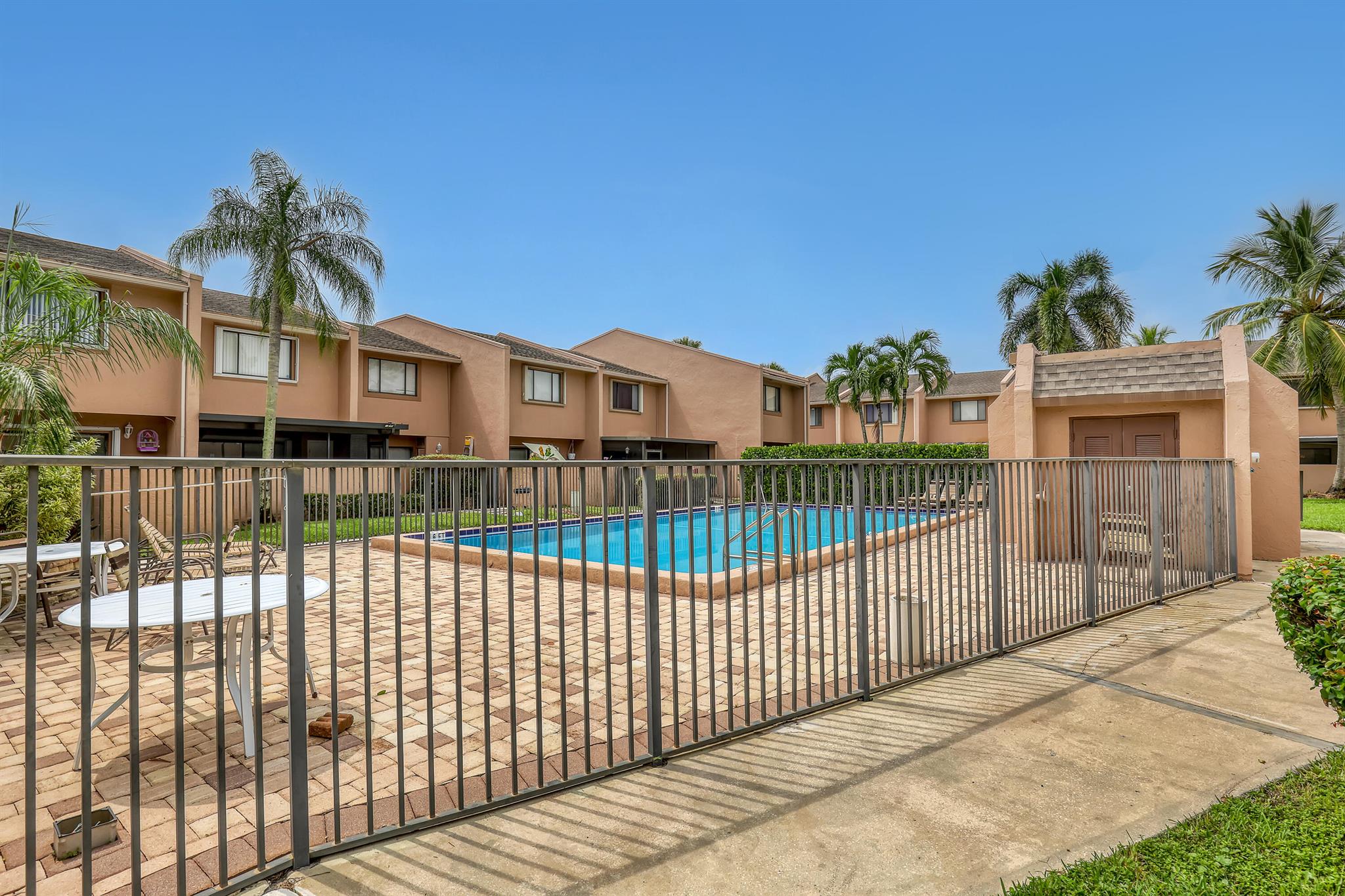 ROYAL VILLAGE TOWNHOUSES - Residential