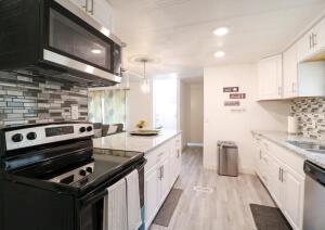 THIS MANUFACRURED HOME IS IN A 55+ COMMUNITY