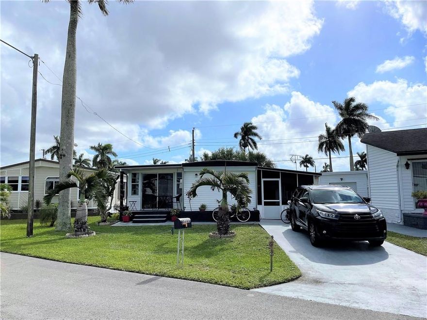 Absolutely gorgeous 2/1 single wide with push out that has the feel of a double wide - -2nd bedroom just needs a closet - - split bedroom - - Great Florida room/screened in porch area - - shed - - updated wood laminate floors throughout - -updated electric - totally redone - -a must see - - assoc. states it is HOPA verified - - seller may need to close in March/April - -FRPTA addendum a must........