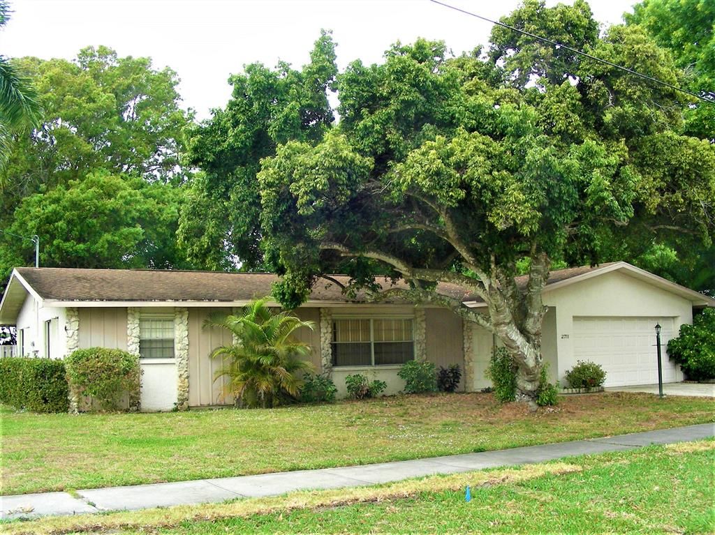 Photo of 2711 Robin Street, Fort Pierce, FL 34982 (MLS # R10778896)
