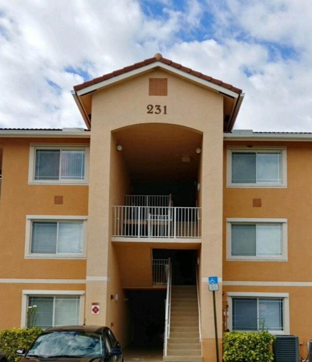 Photo of 231 SW Palm Drive #106, Port Saint Lucie, FL 34986 (MLS # R10770320)