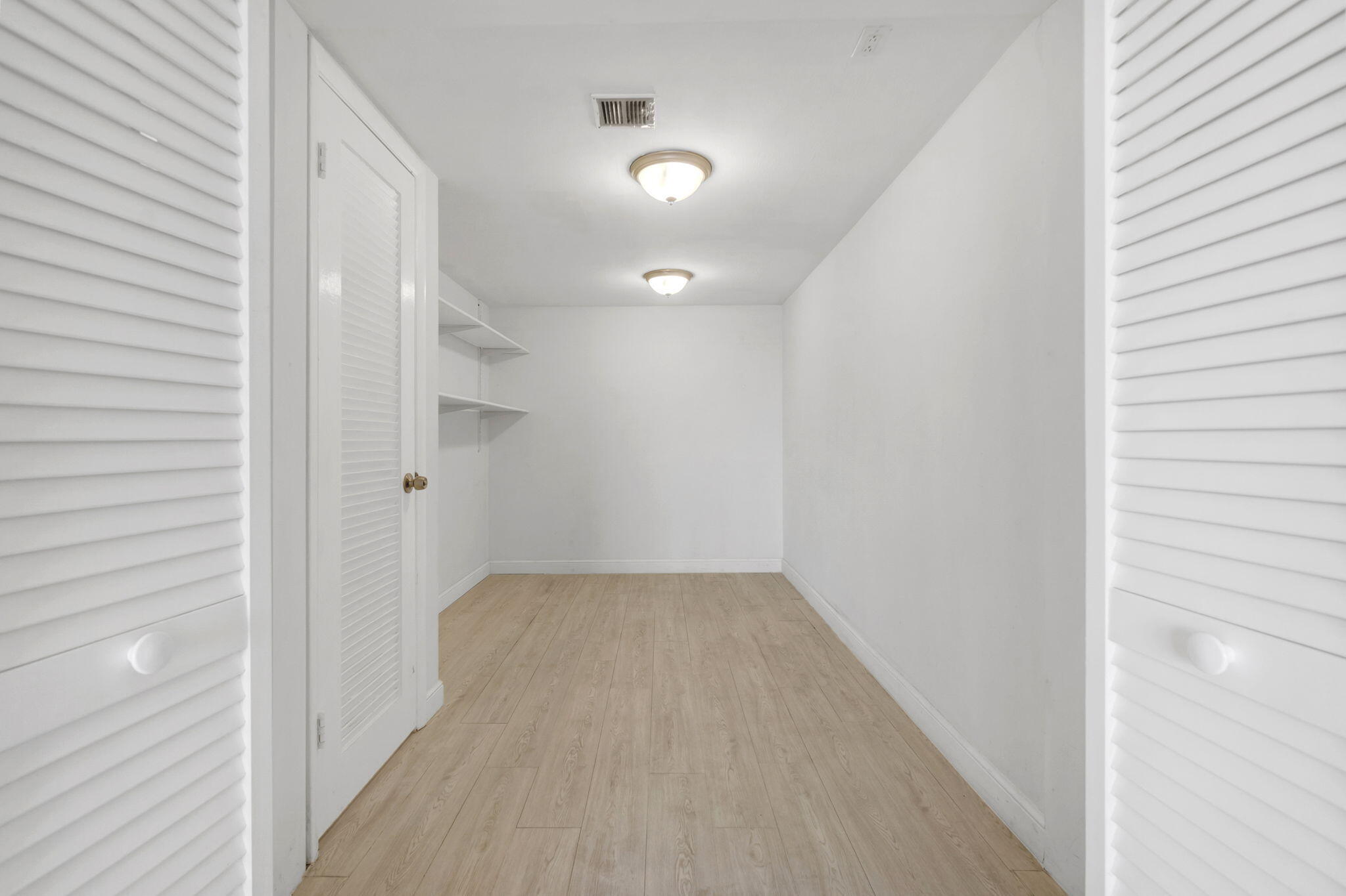 BRIARWOOD CLUB CONDO 4 - Residential