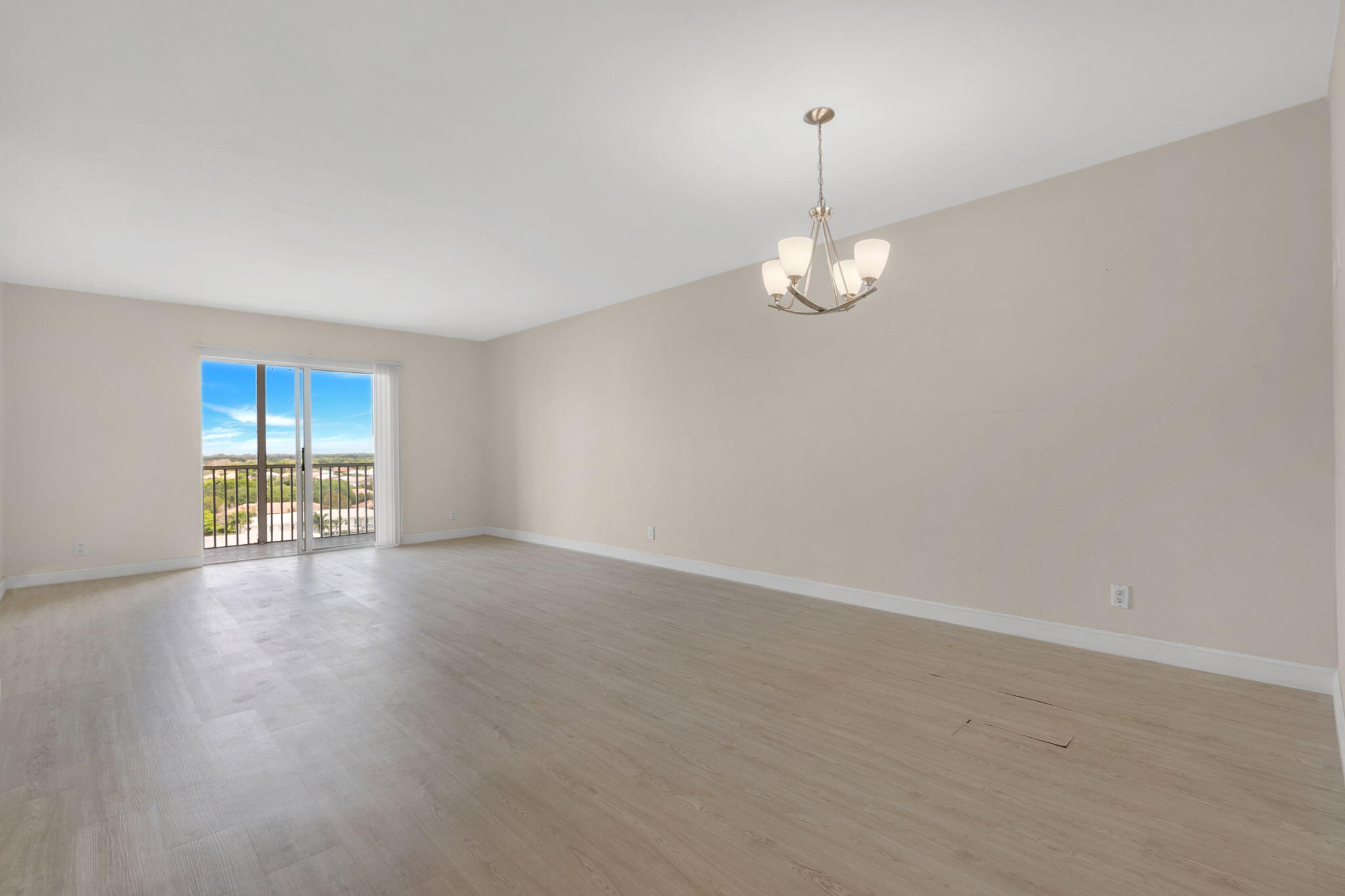 BRIARWOOD CLUB CONDO 4 - Residential