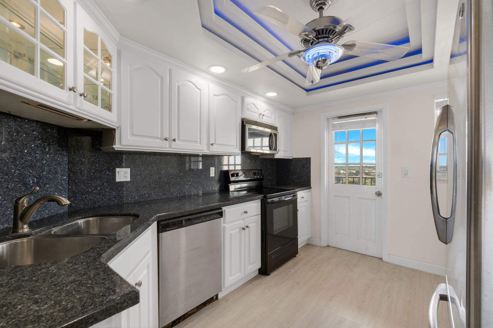 BRIARWOOD CLUB CONDO 4 - Residential