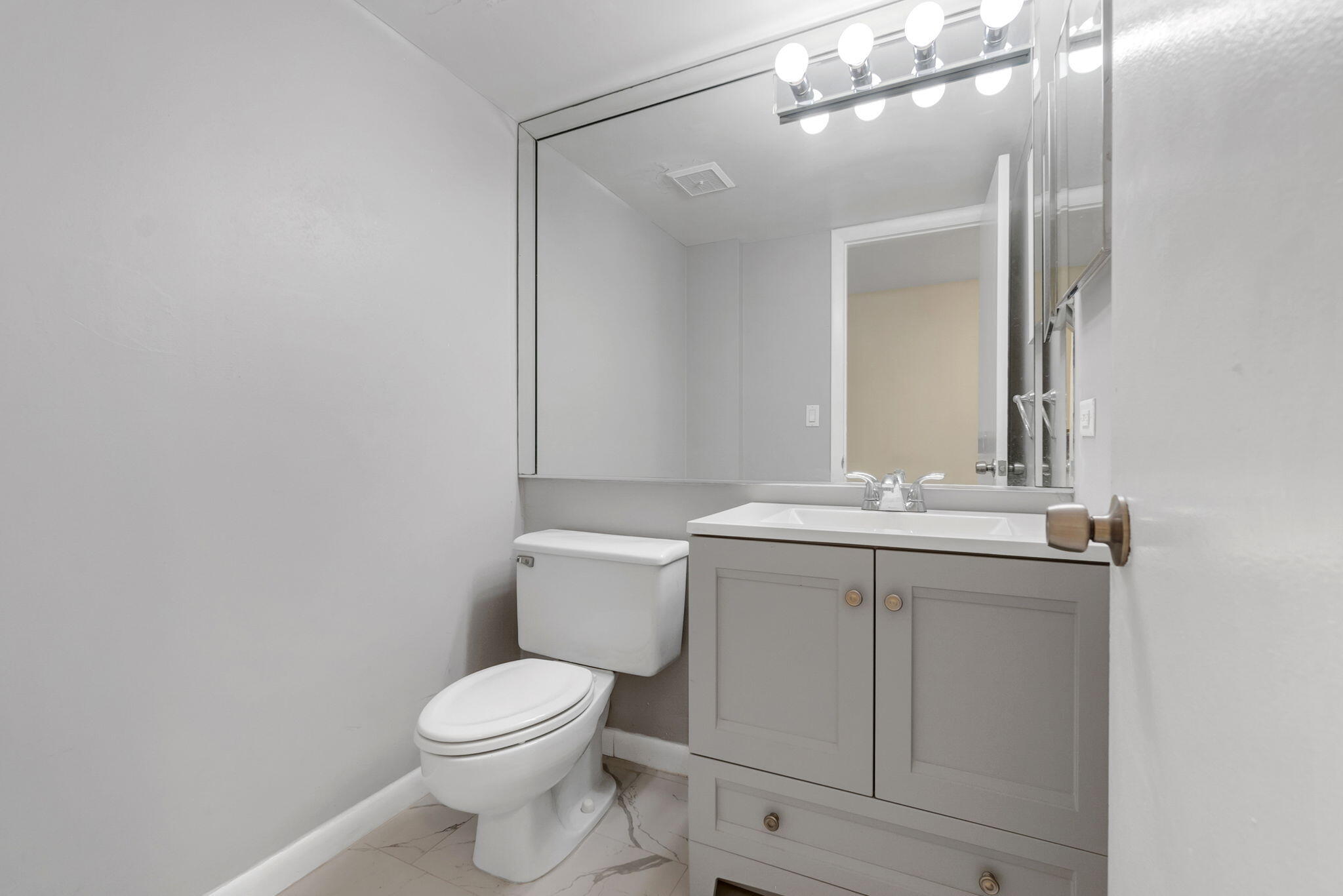 BRIARWOOD CLUB CONDO 4 - Residential