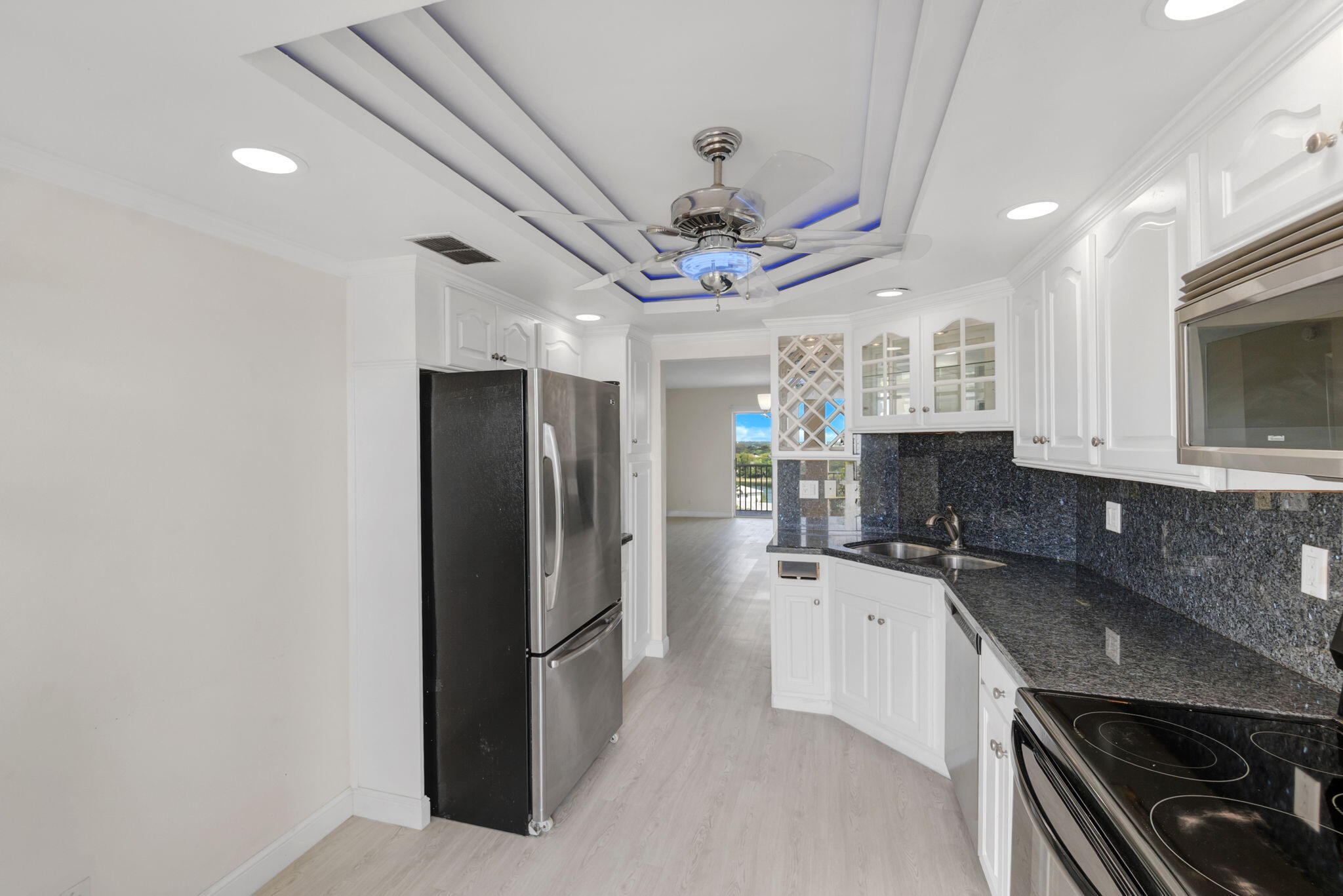 BRIARWOOD CLUB CONDO 4 - Residential