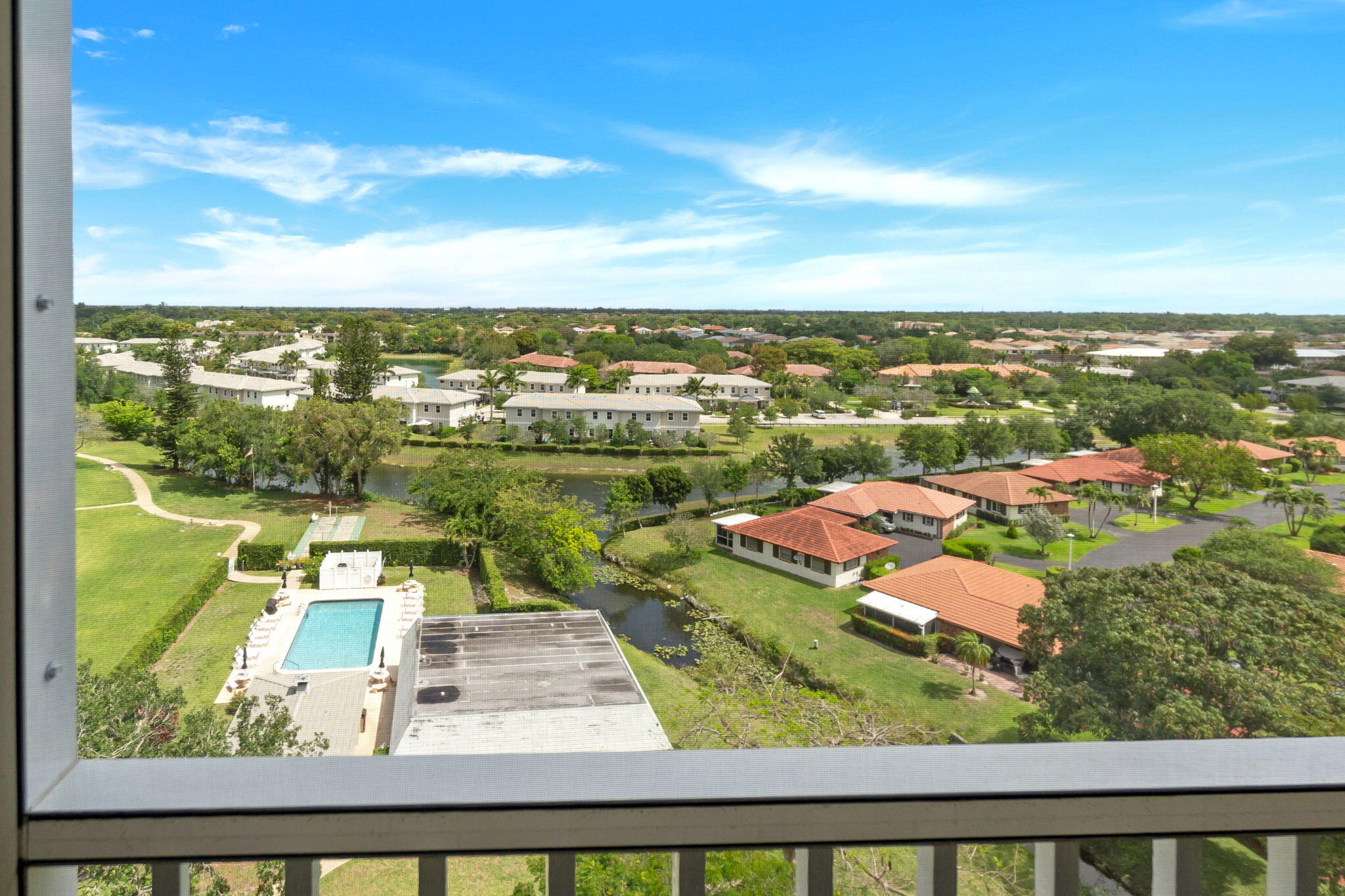 BRIARWOOD CLUB CONDO 4 - Residential