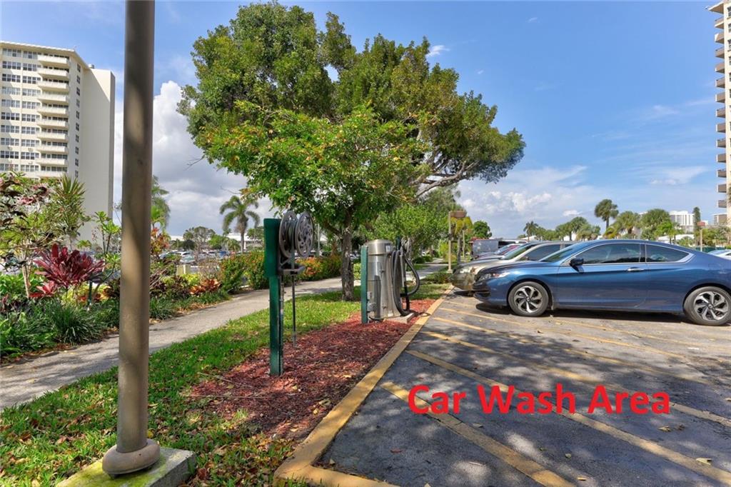 Coral Ridge Towers East - Residential