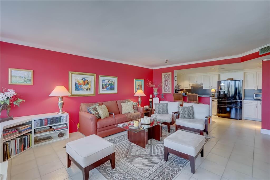 Coral Ridge Towers East - Residential