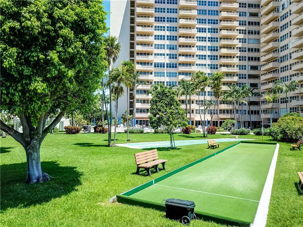 Coral Ridge Towers East - Residential
