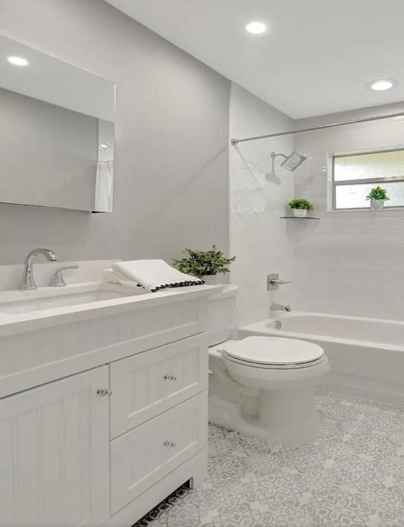 KINGS POINT MONACO CONDOS - Residential