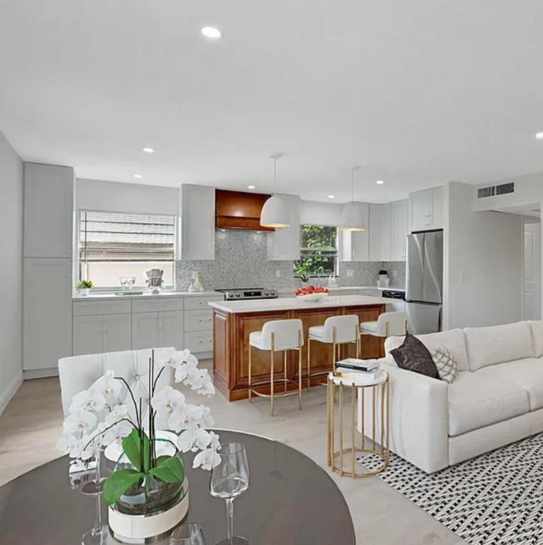 KINGS POINT MONACO CONDOS - Residential