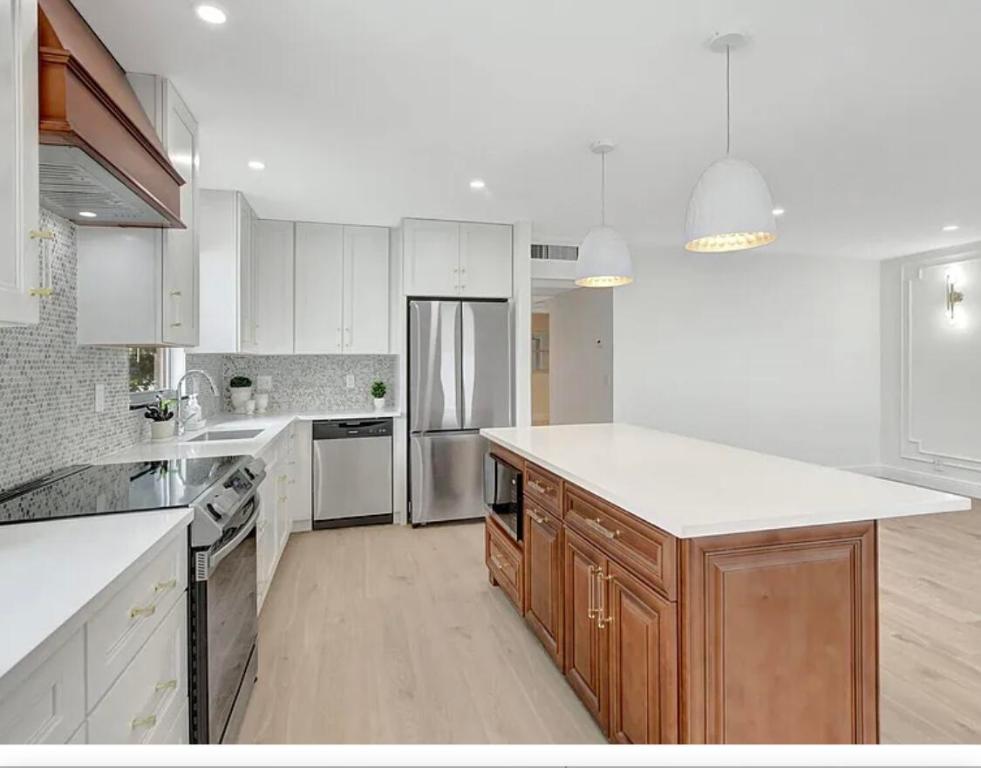 KINGS POINT MONACO CONDOS - Residential