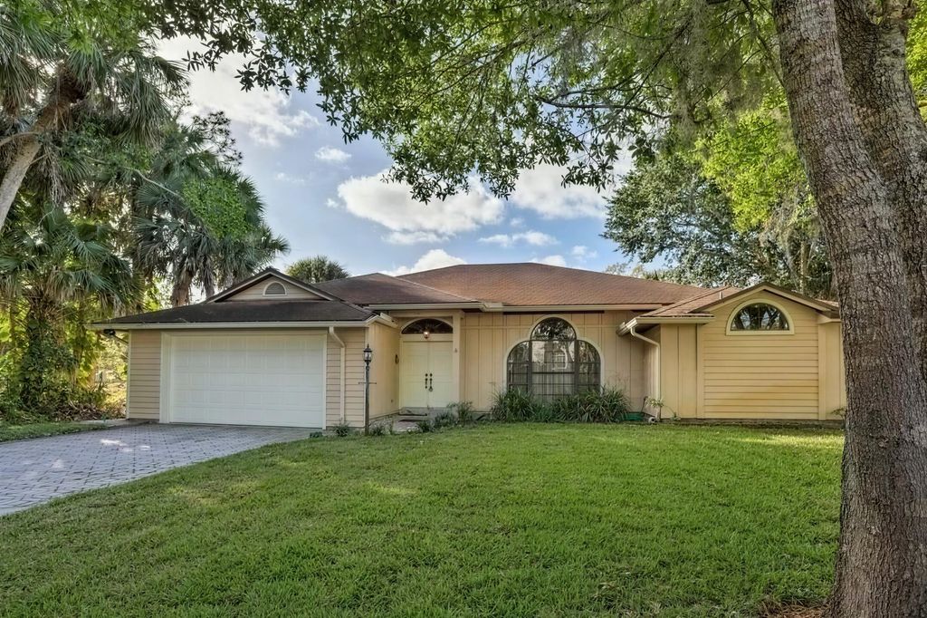 Photo of 522 SW Timber Trail, Stuart, FL 34997 (MLS # B26023841)