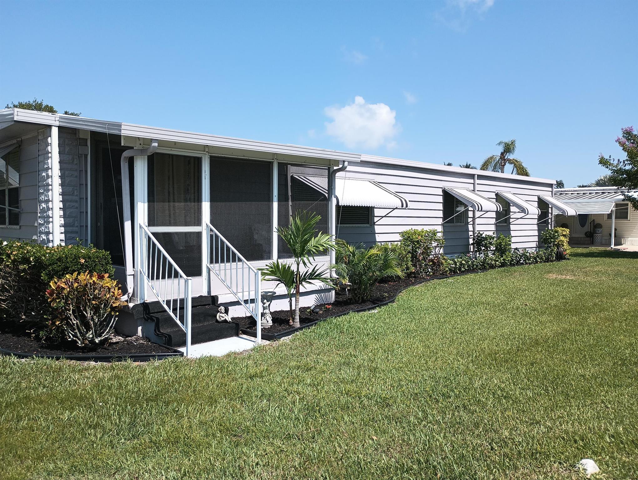 278 NE Cameo Way