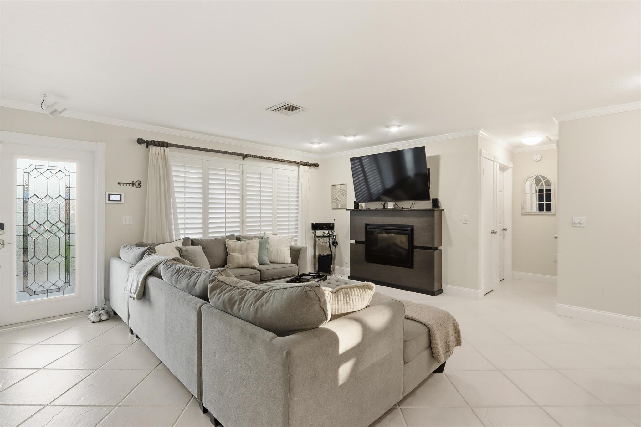 MEADOW PARK 3 - Residential Lease