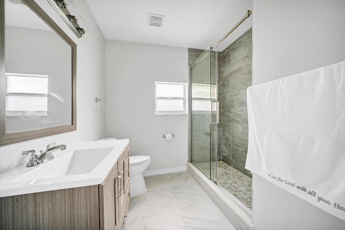 LA MANCHA TWO - Residential Lease