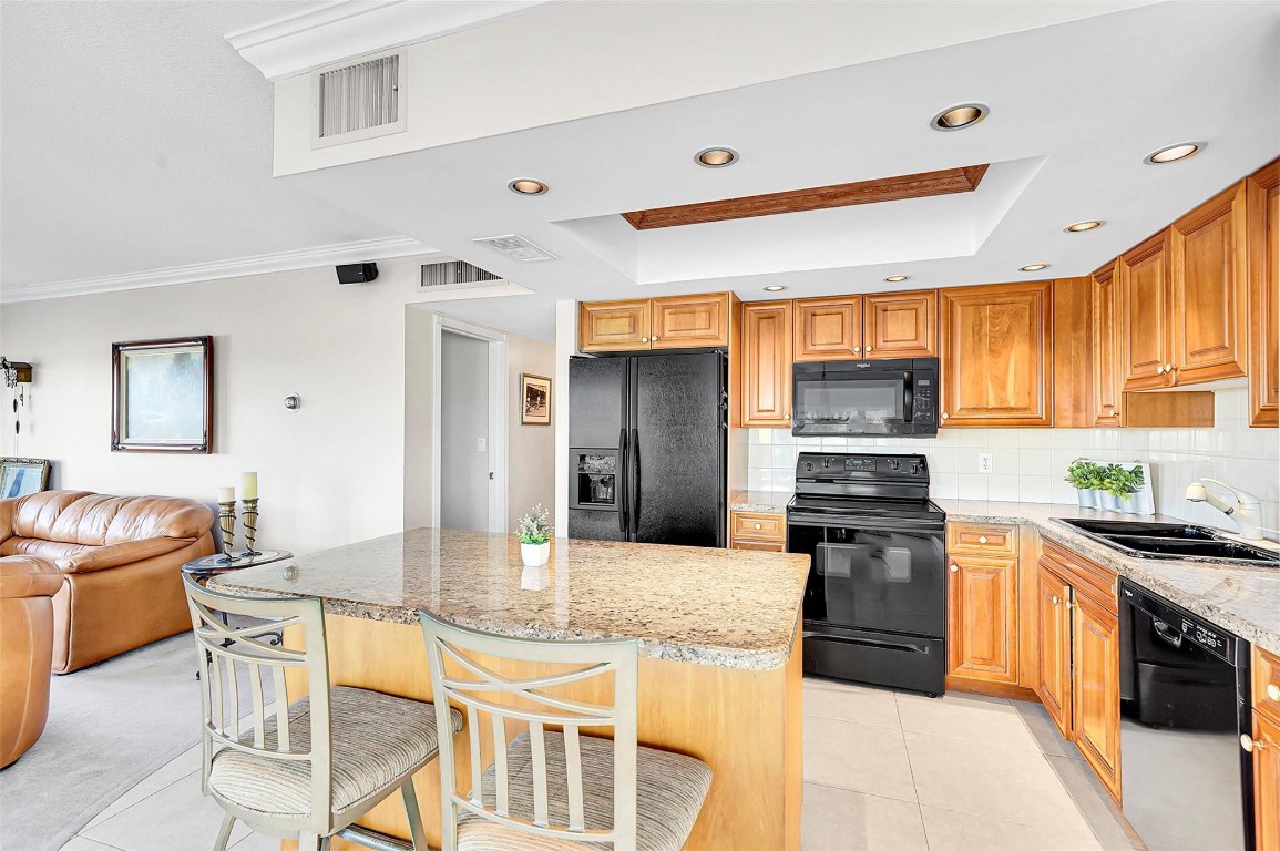 1839 Middle River Drive 302