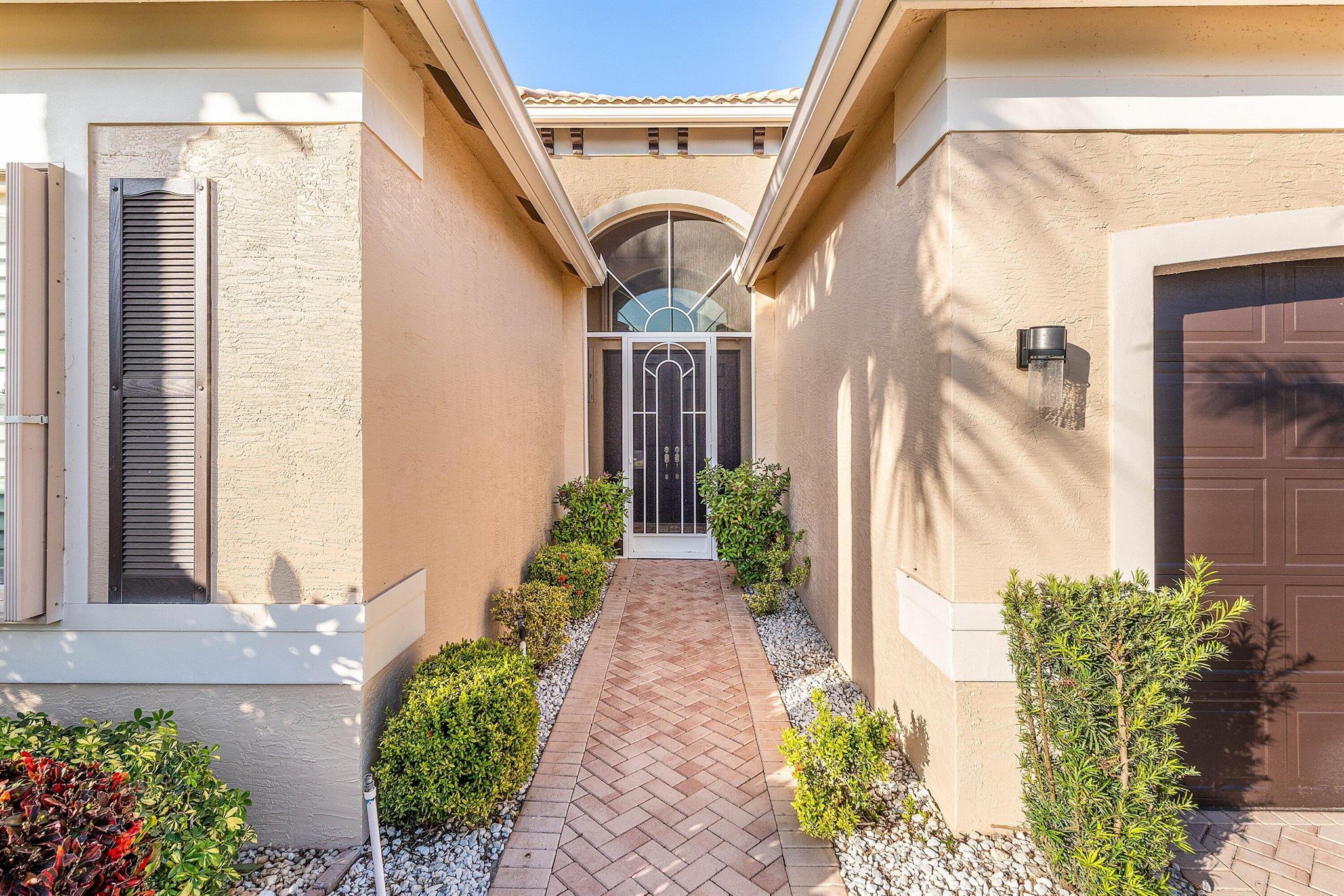 VALENCIA RESERVE - Residential