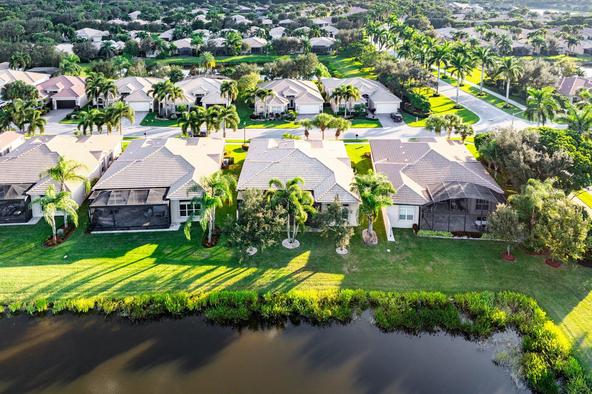 VALENCIA RESERVE - Residential