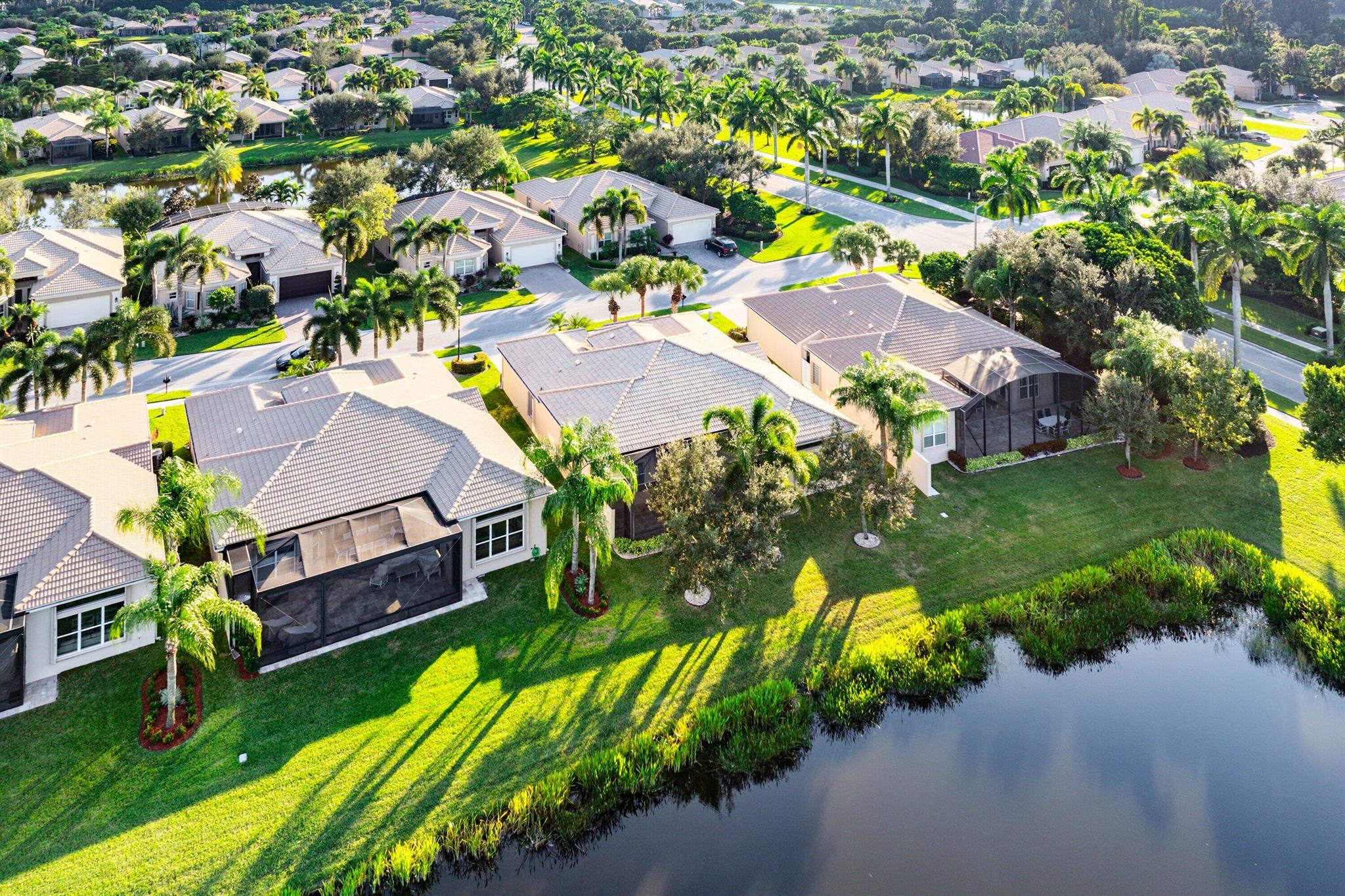 VALENCIA RESERVE - Residential