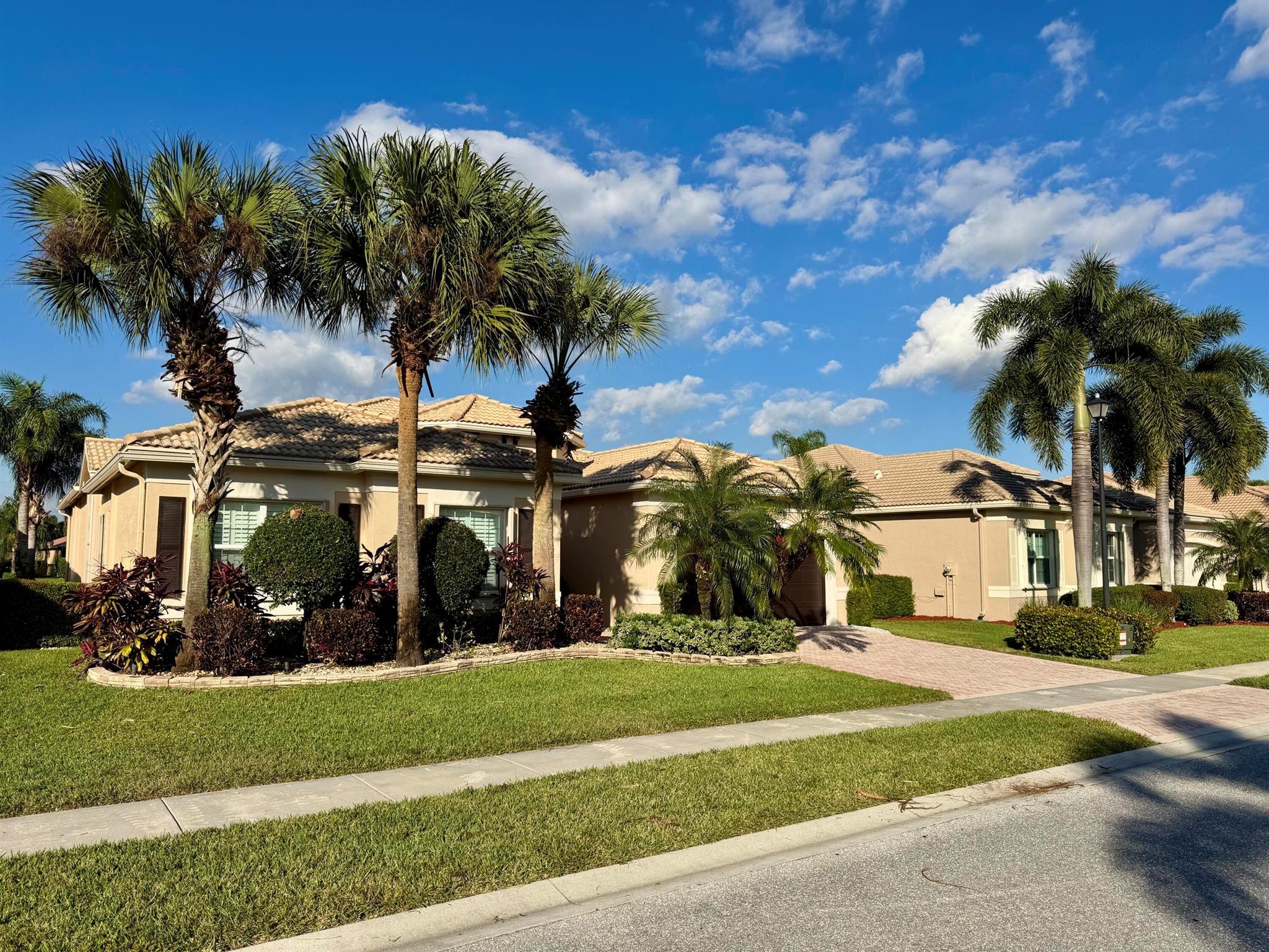 VALENCIA RESERVE - Residential