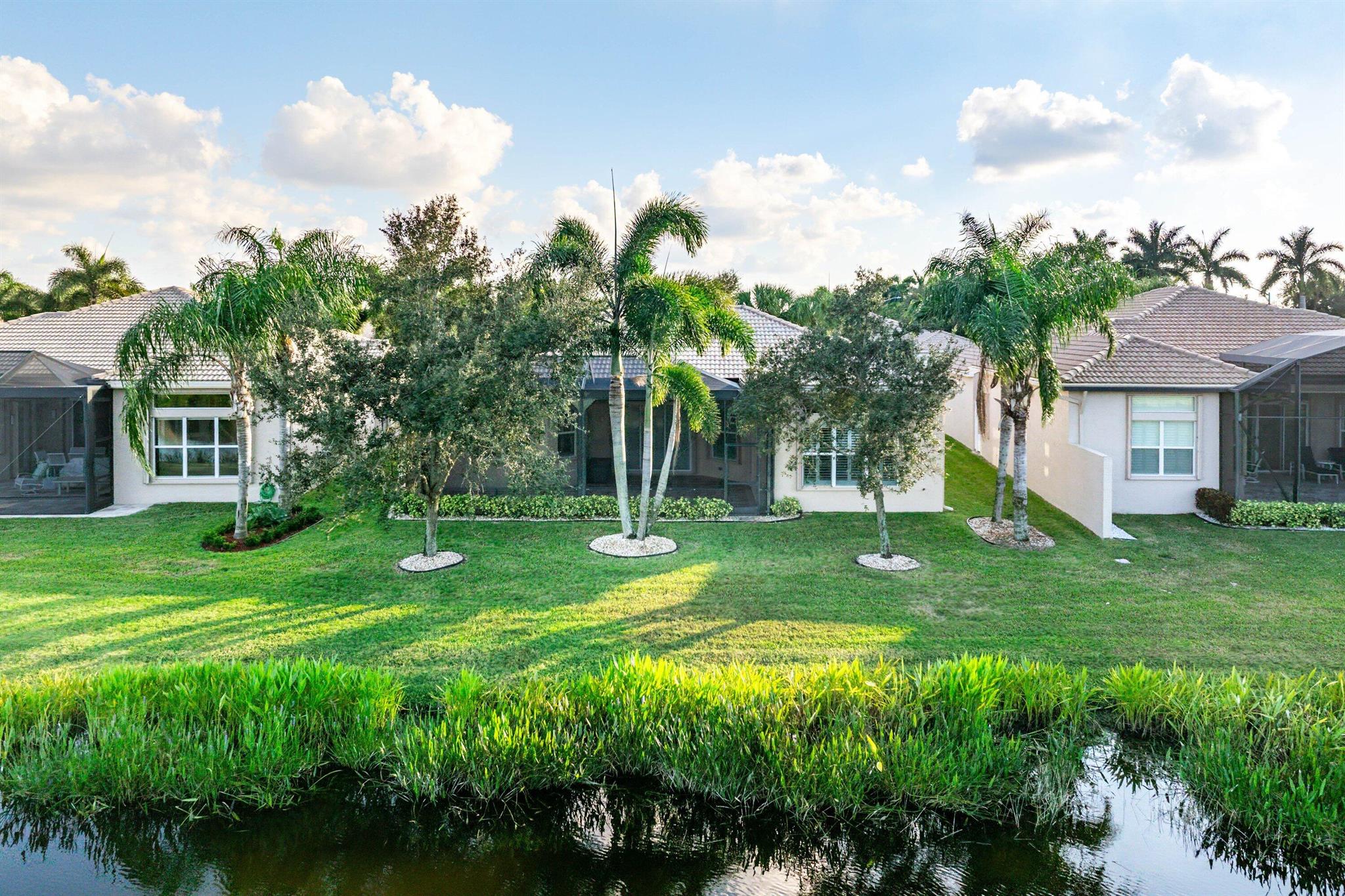 VALENCIA RESERVE - Residential