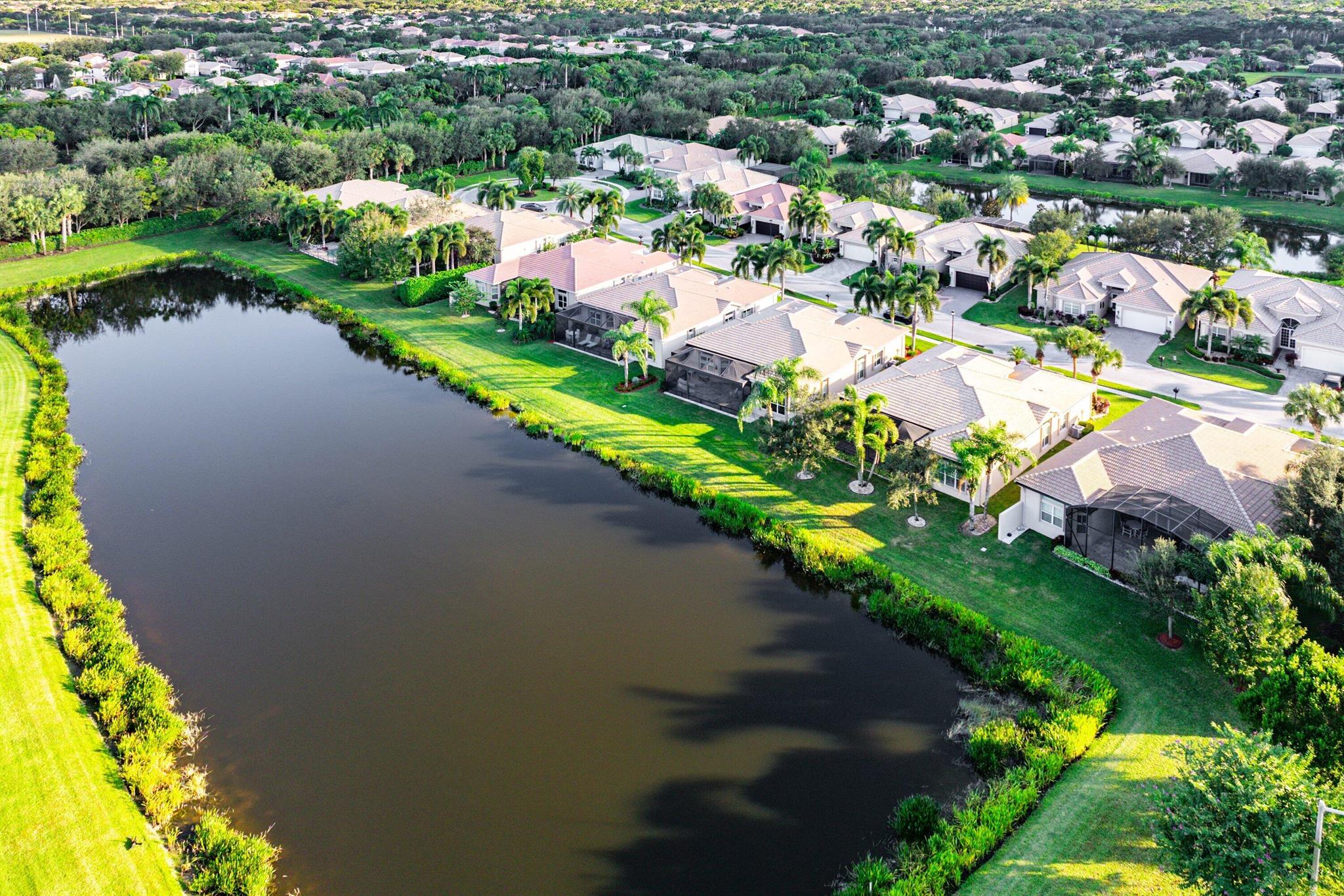 VALENCIA RESERVE - Residential