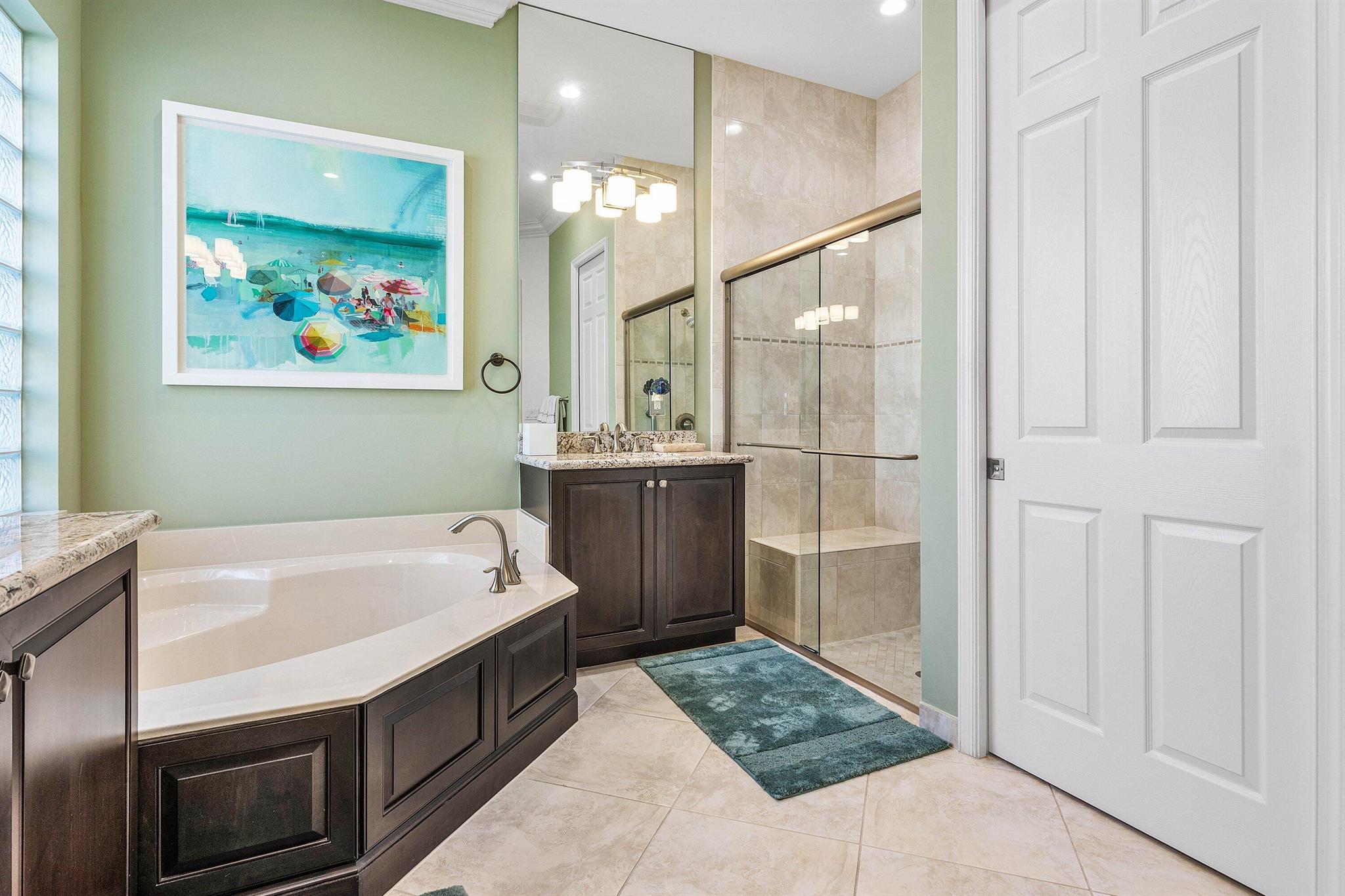 VALENCIA RESERVE - Residential