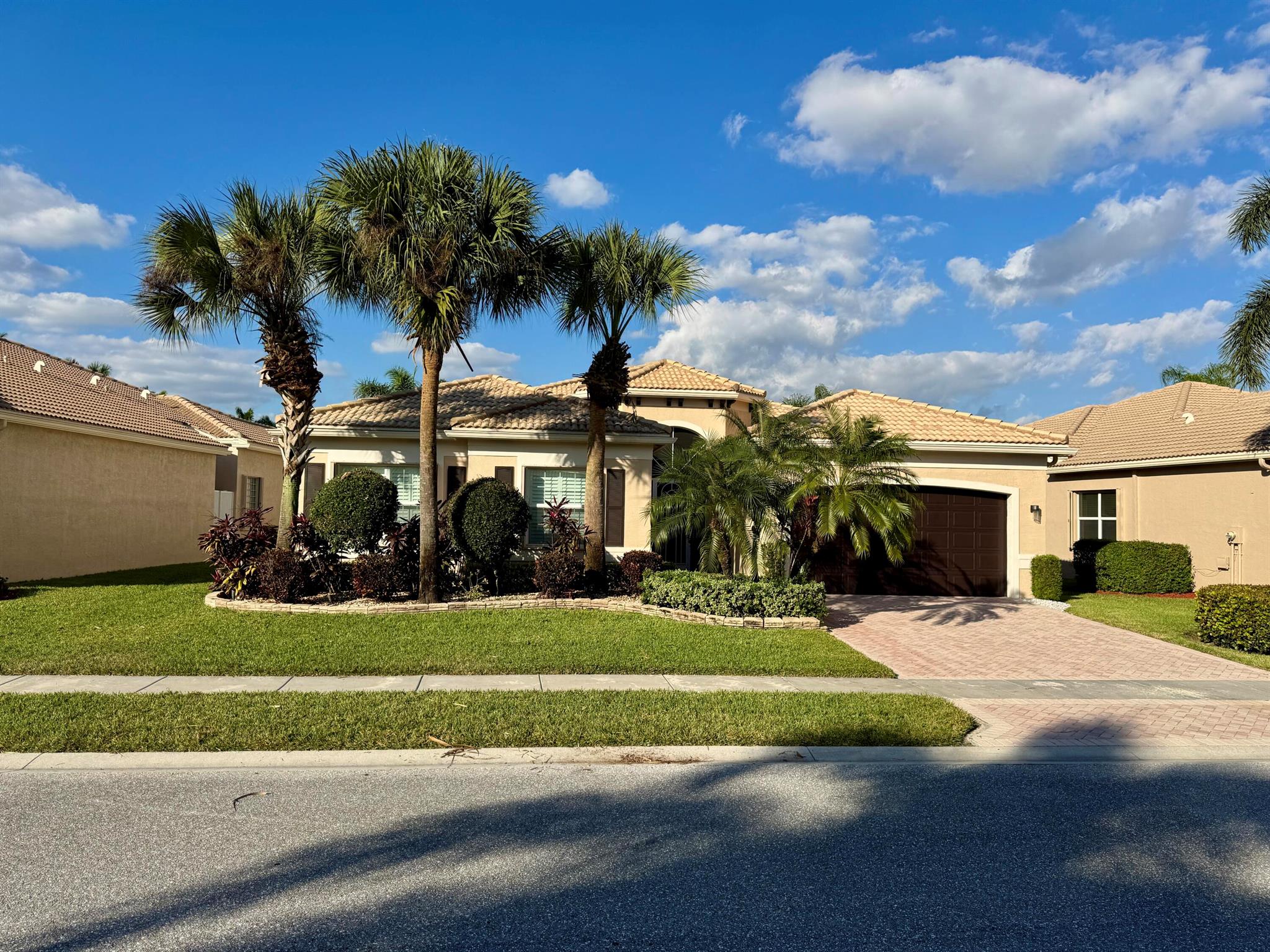 VALENCIA RESERVE - Residential