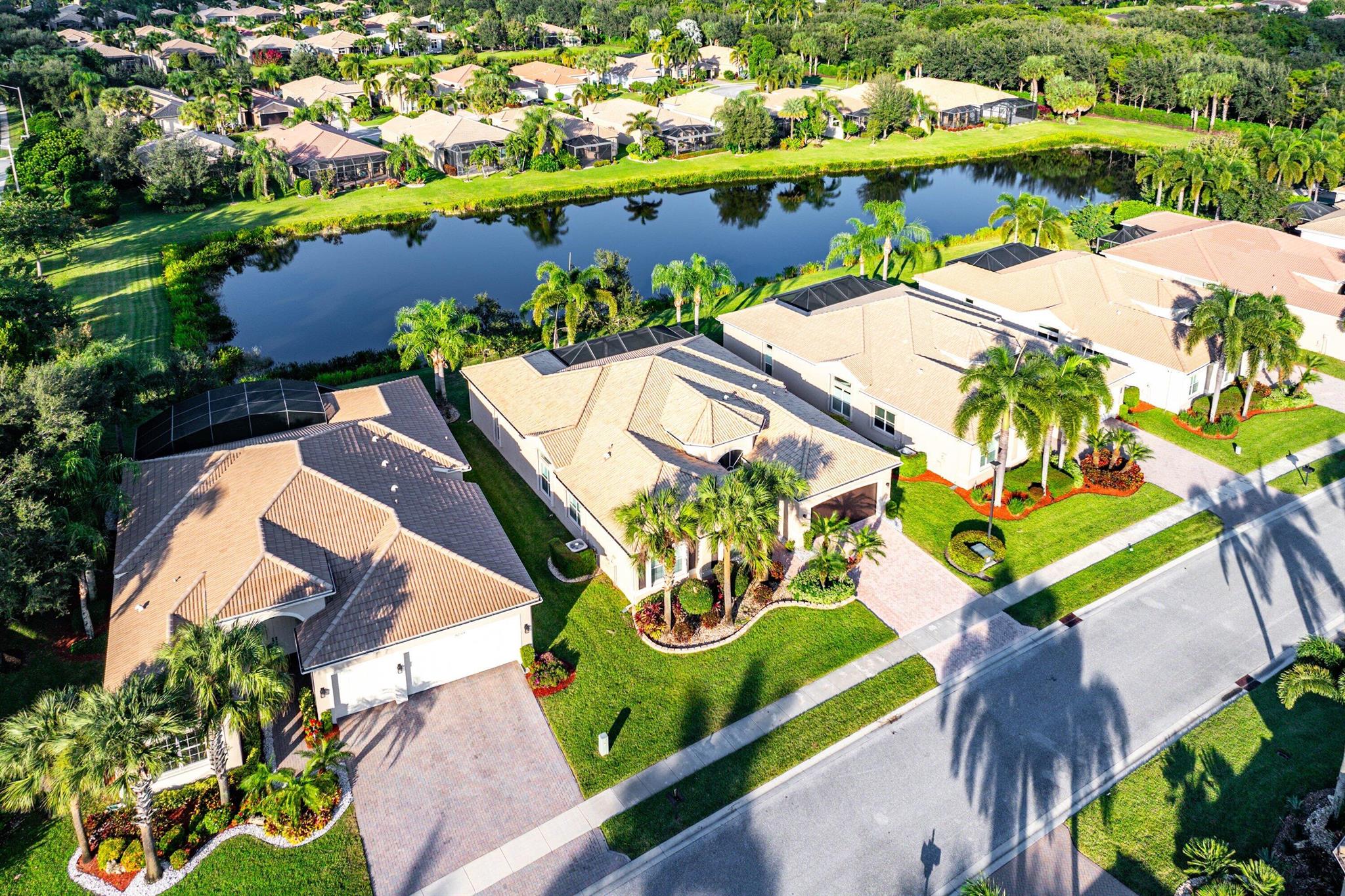 VALENCIA RESERVE - Residential