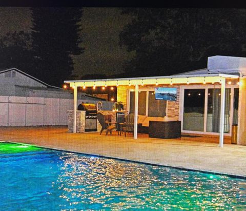 124 Davis Road Palm Springs FL 33461