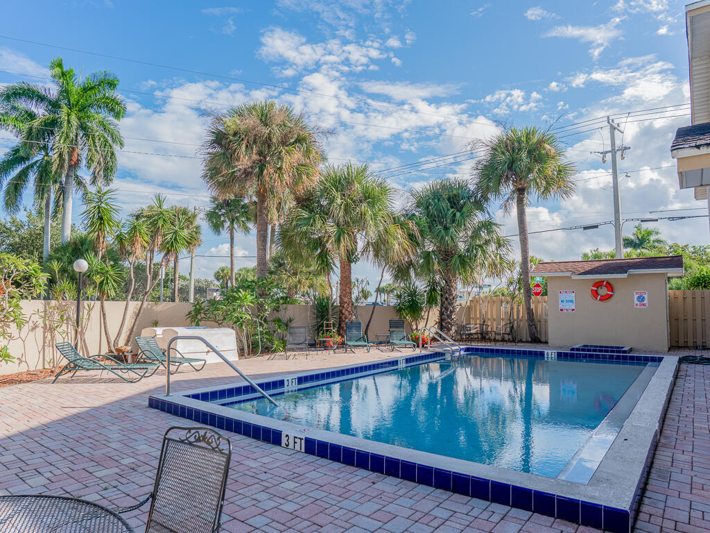 INDIAN RIVER VILLAS A CONDO PHASE II - Residential Lease