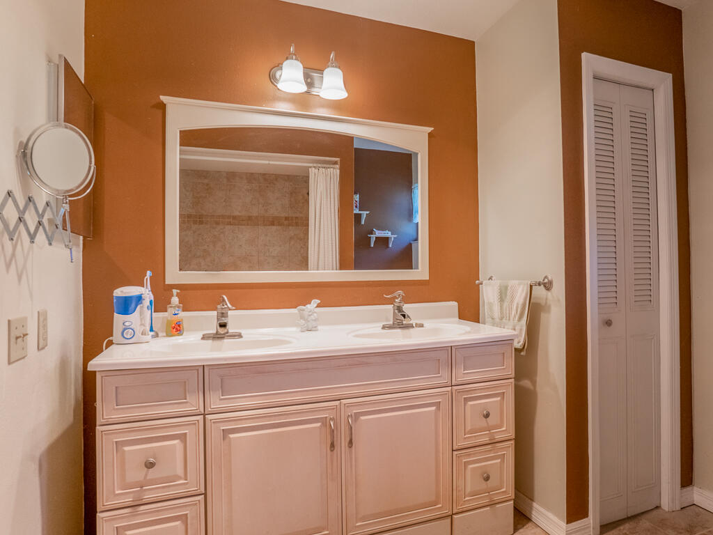 INDIAN RIVER VILLAS A CONDO PHASE II - Residential Lease