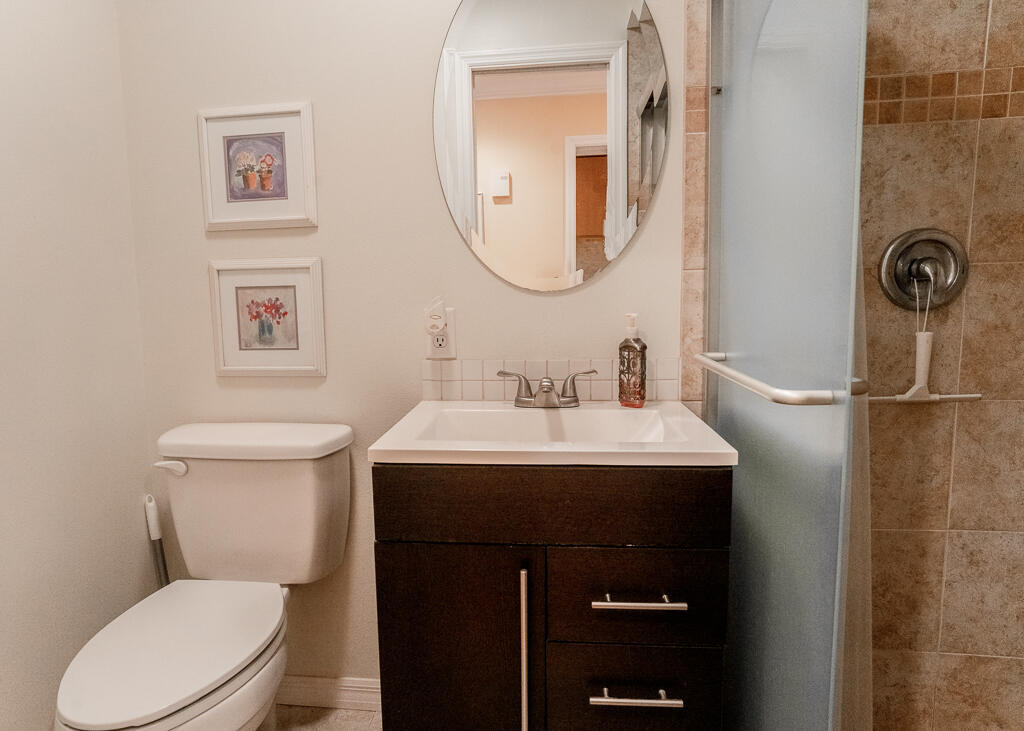 INDIAN RIVER VILLAS A CONDO PHASE II - Residential Lease